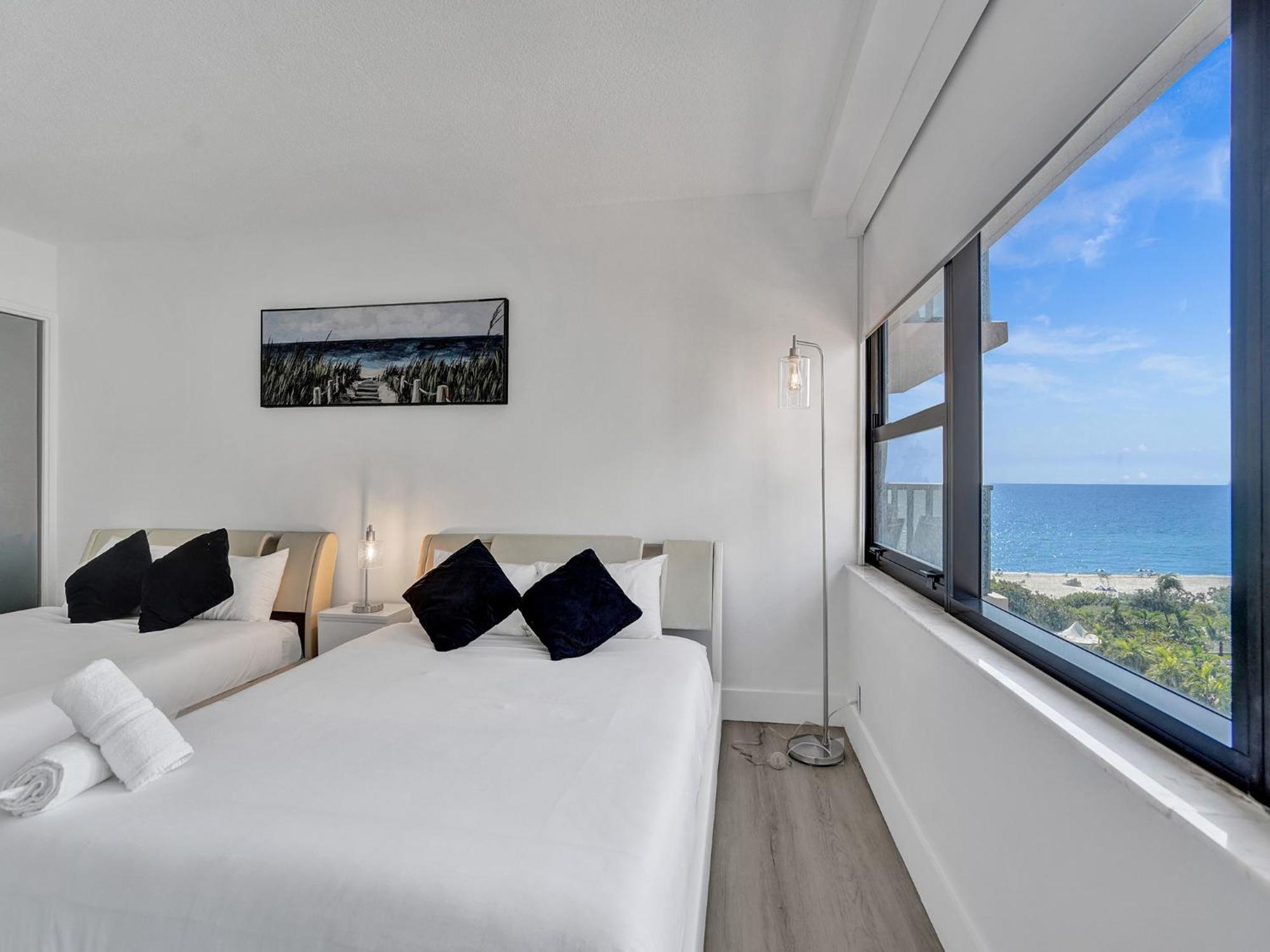 Ocean View Spacious Service 907 Apartment
