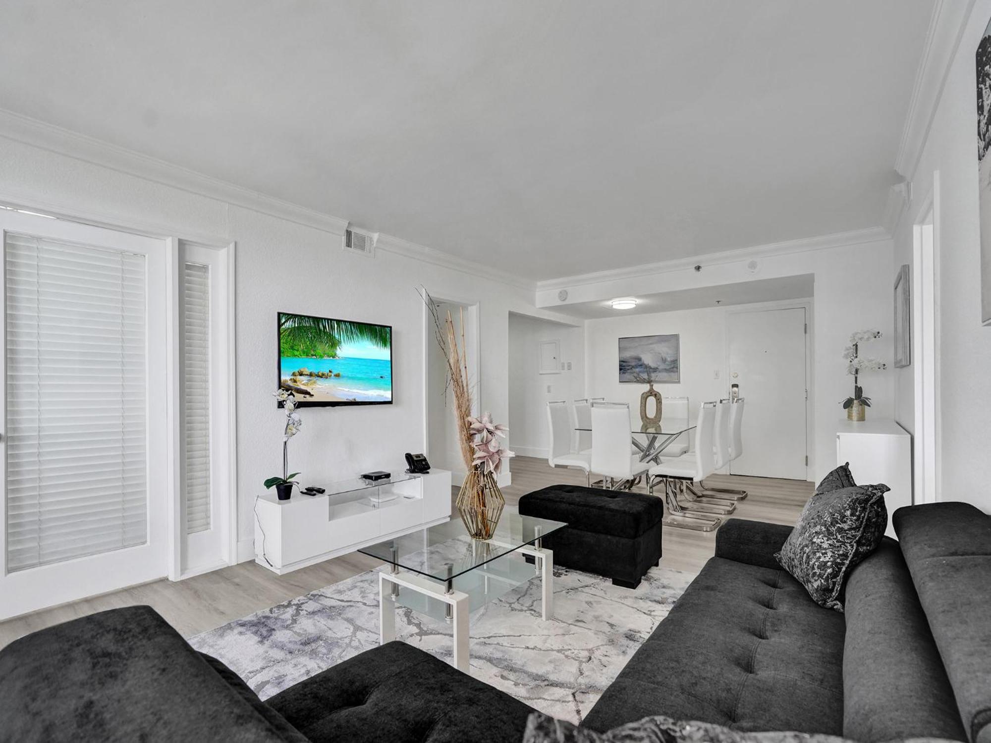 Ocean View Spacious Service 907 Apartment Miami Beach