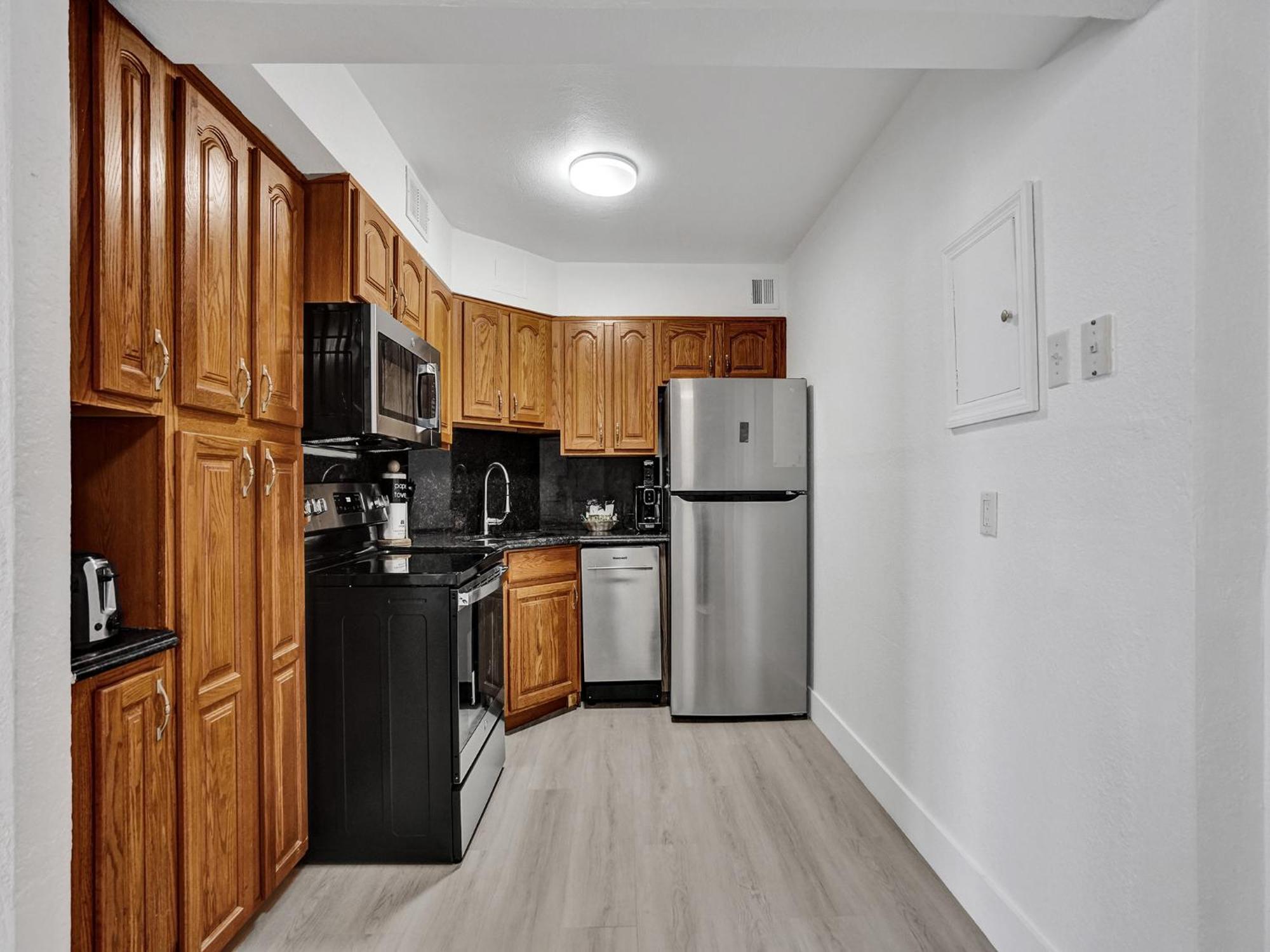 Ocean View Spacious Service 907 * Miami Beach