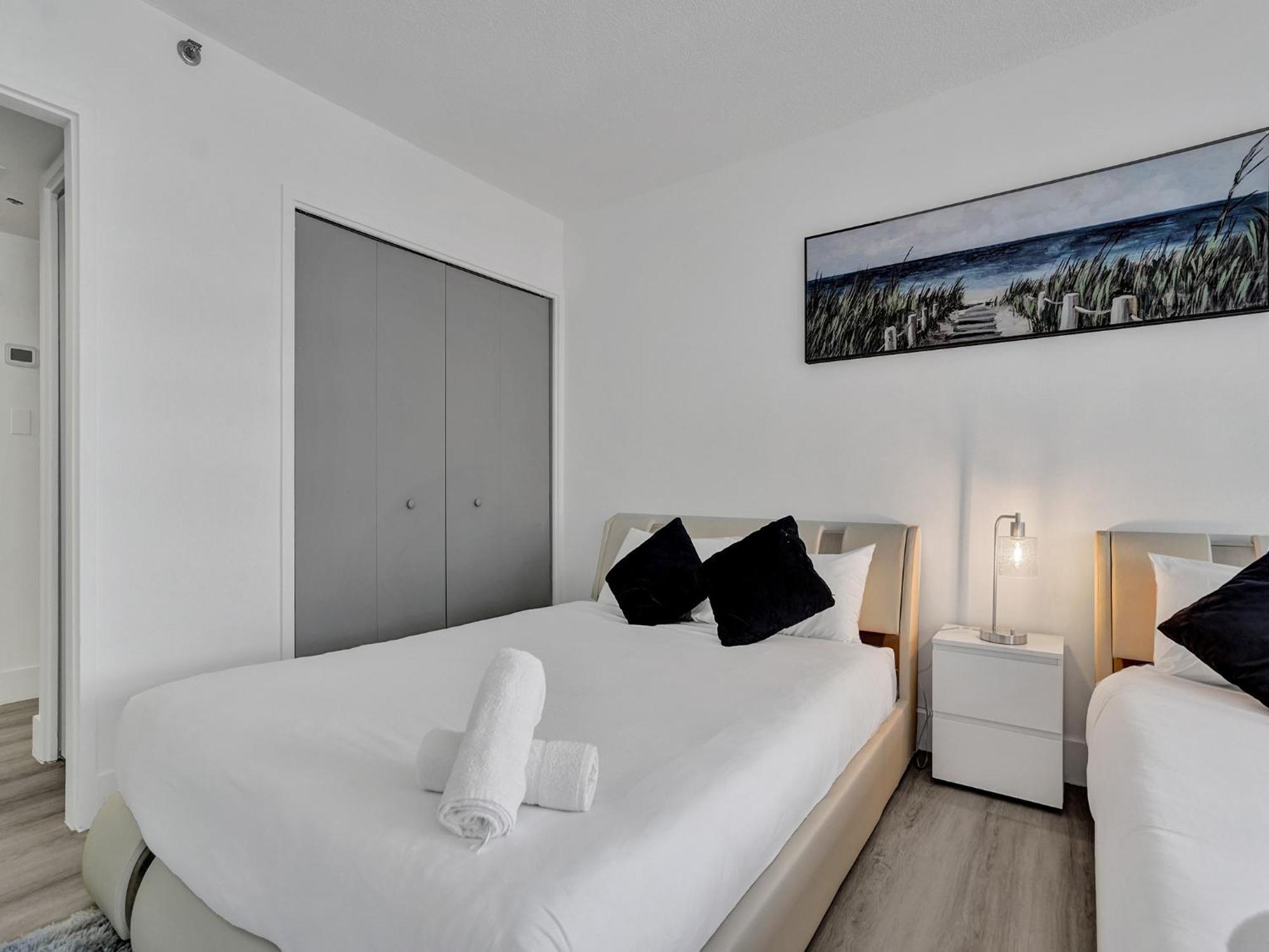 Ocean View Spacious Service 907 *
