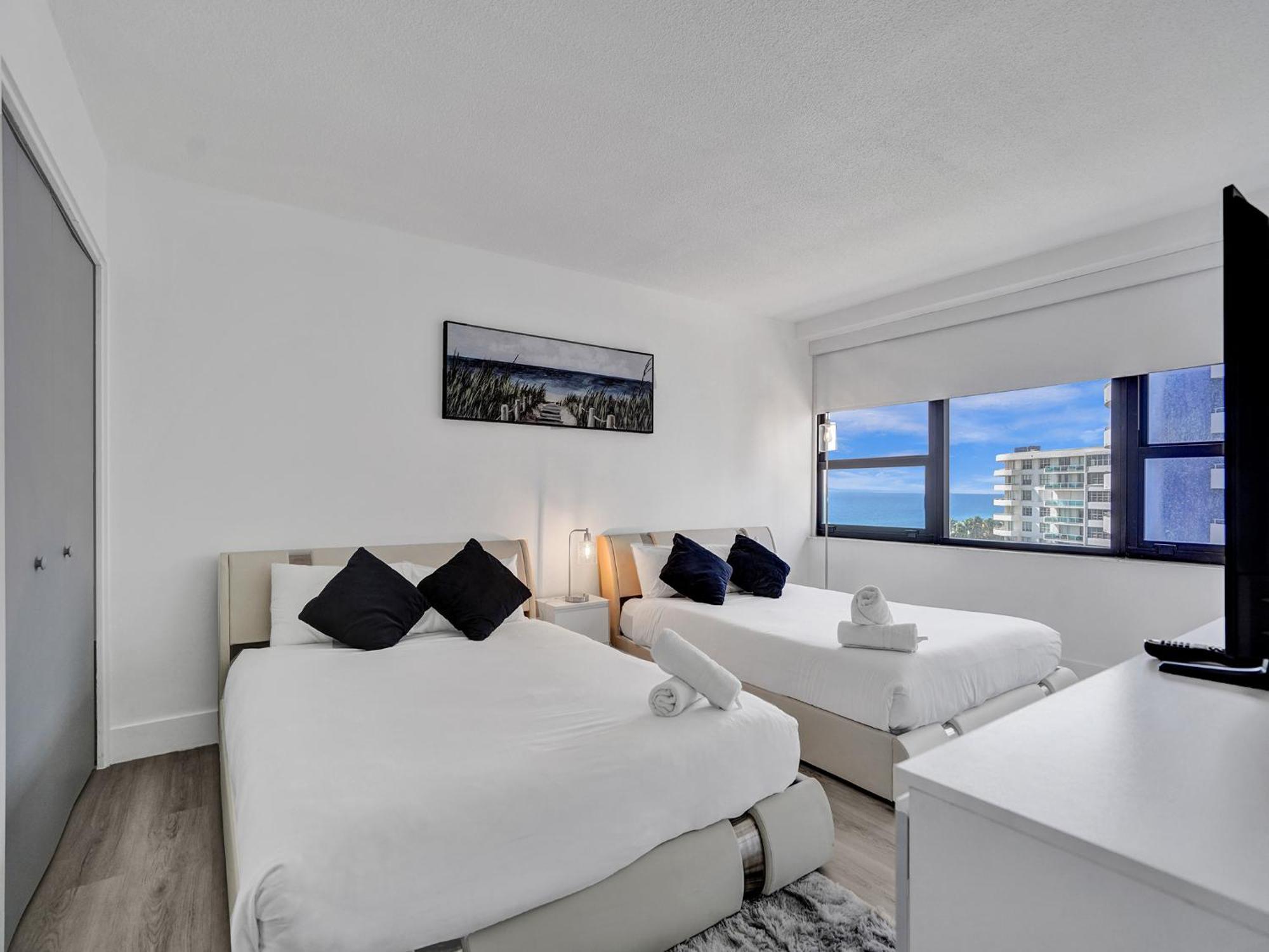 Ocean View Spacious Service 907 Apartment *