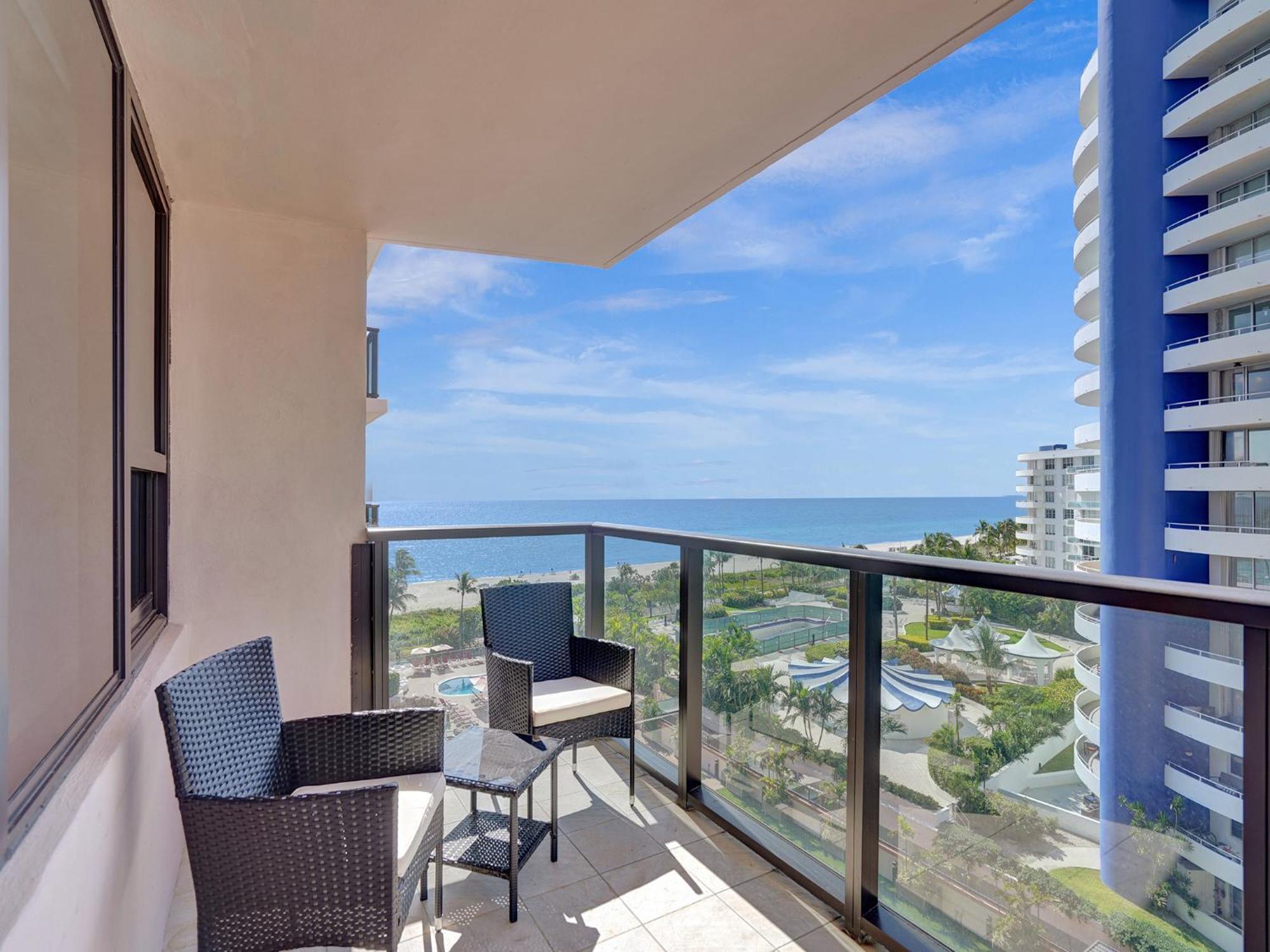 Ocean View Spacious Service 907 Apartment *