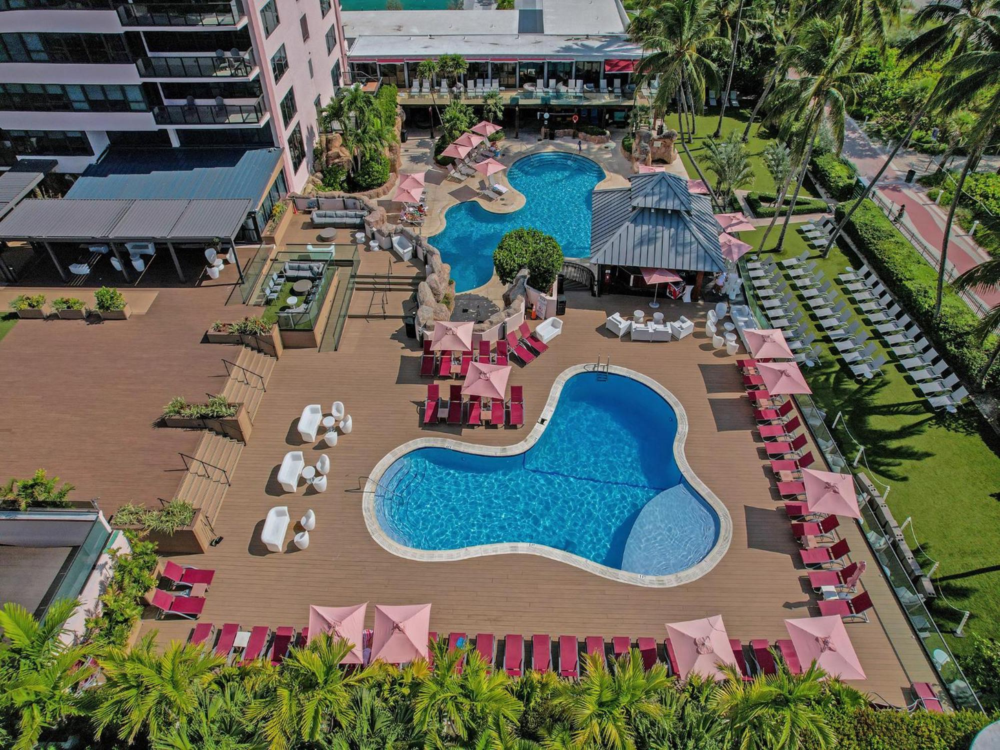 Apartment Corner 2br With Ocean View And Access 820 *