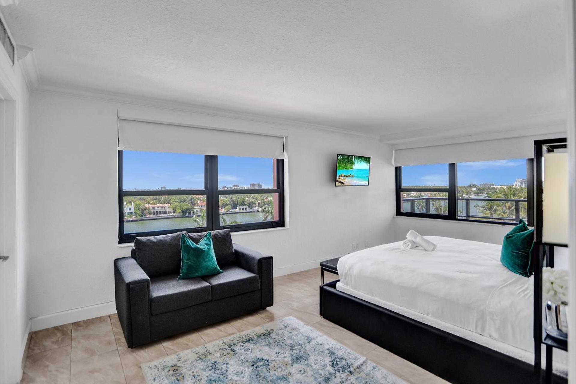 Apartment Corner 2br With Ocean View And Access 820 Miami Beach