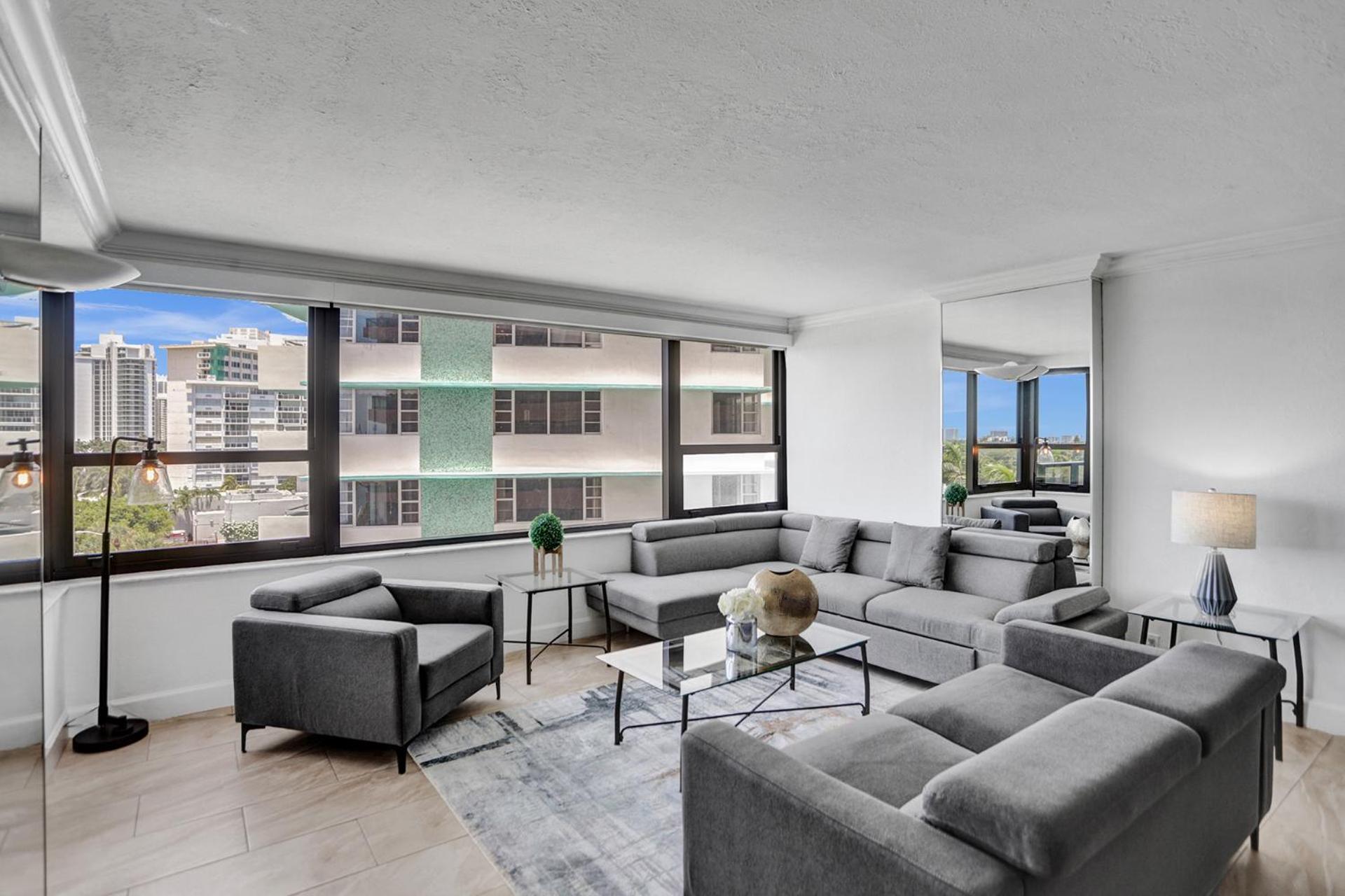 Apartment Corner 2br With Ocean View And Access 820