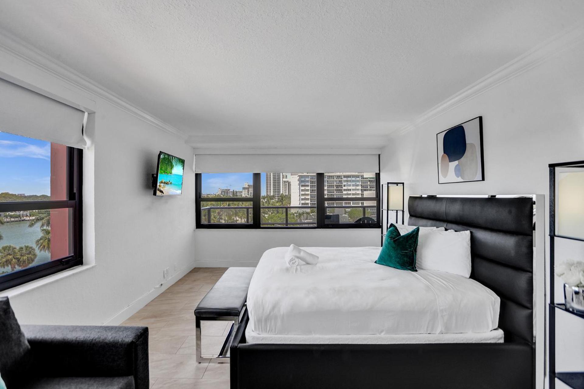 Corner 2br With Ocean View And Access 820 Apartment *