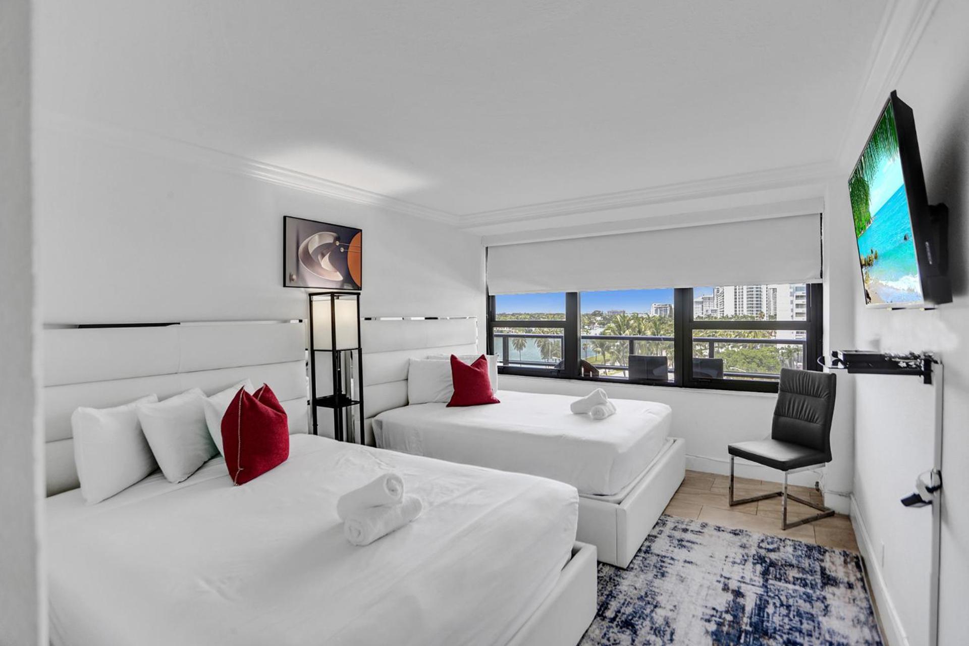Corner 2br With Ocean View And Access 820 Apartment Miami Beach