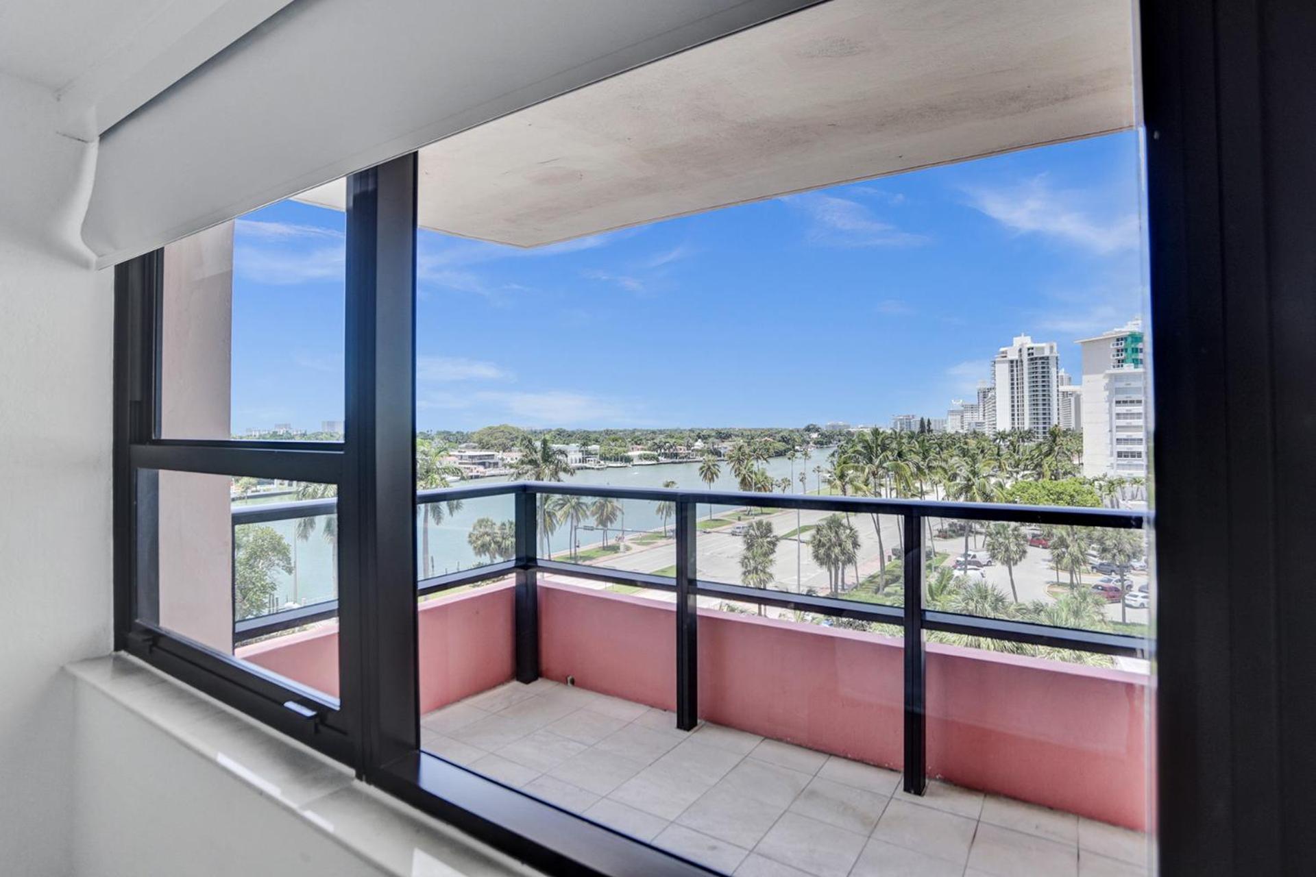 Corner 2br With Ocean View And Access 820 * Miami Beach