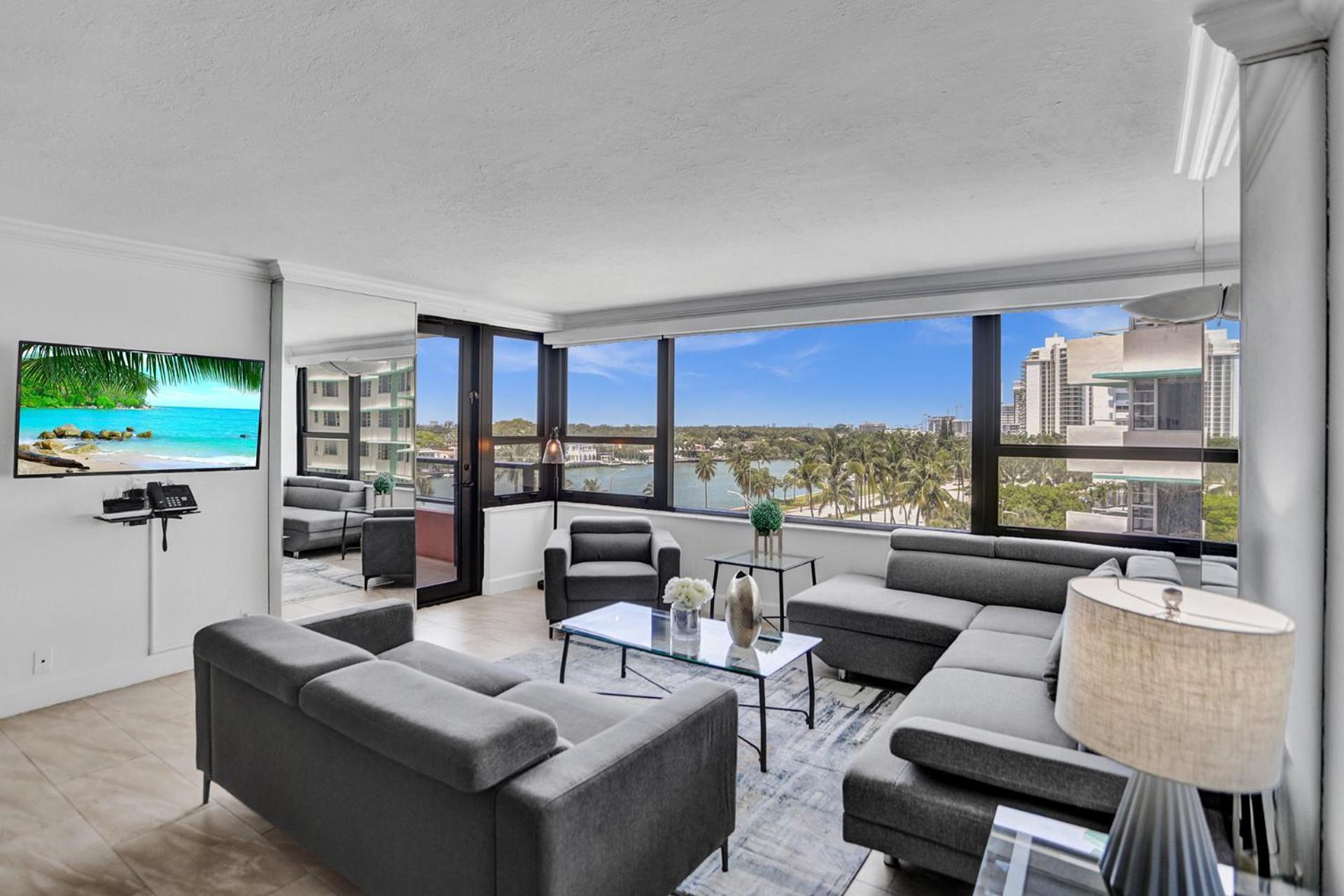 Apartment Corner 2br With Ocean View And Access 820