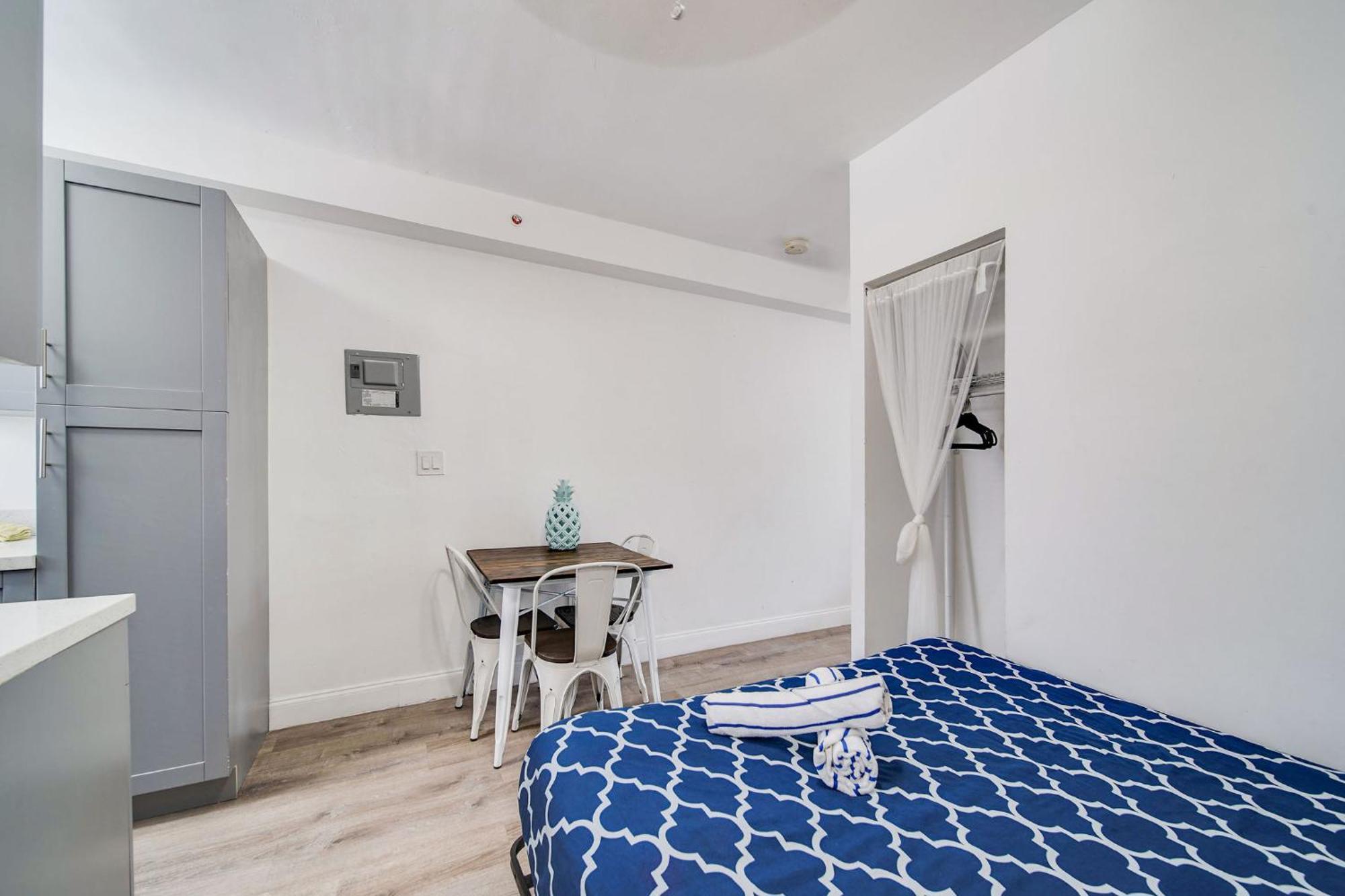 Ocean Drive Comfy Apt, W/2 Queen Beds By The Miami Beach