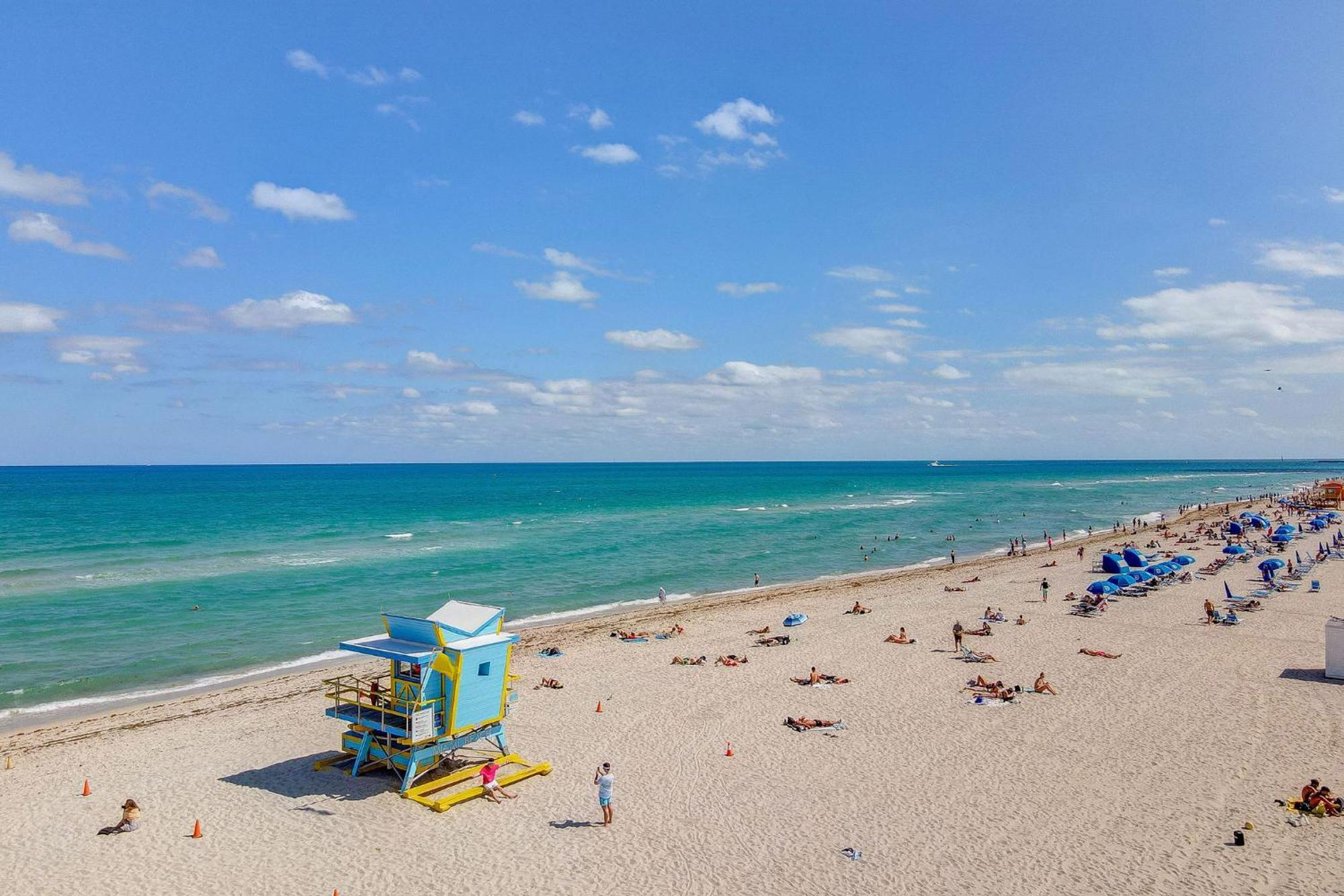 Balcony View W/2 Queen Beds, Ocean Dr Apartment Miami Beach