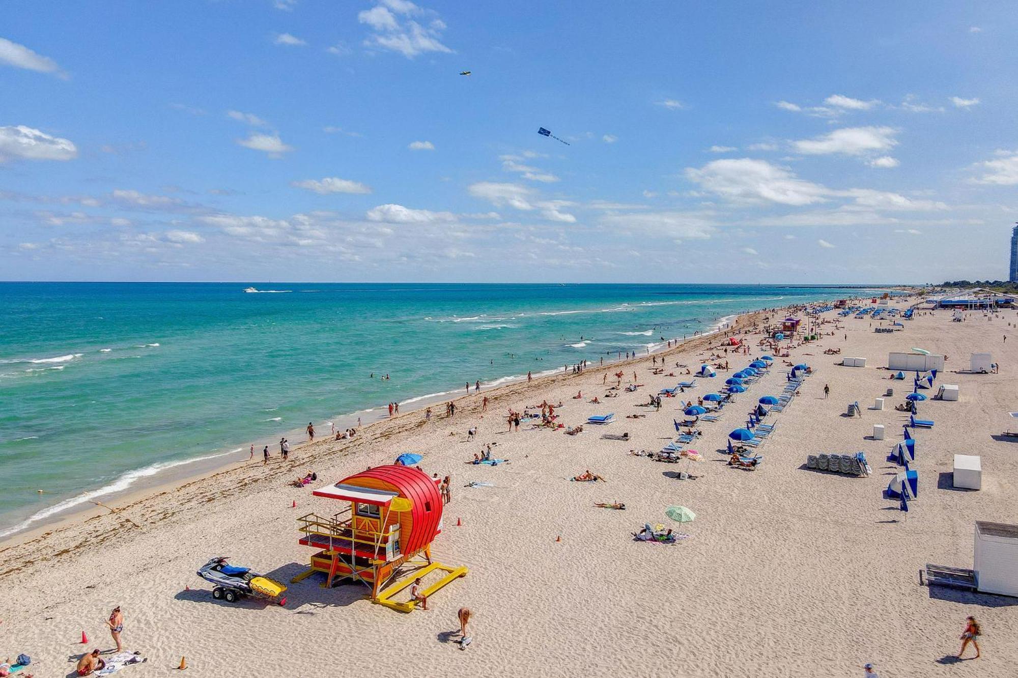 Apartment Balcony View W/2 Queen Beds, Ocean Dr *