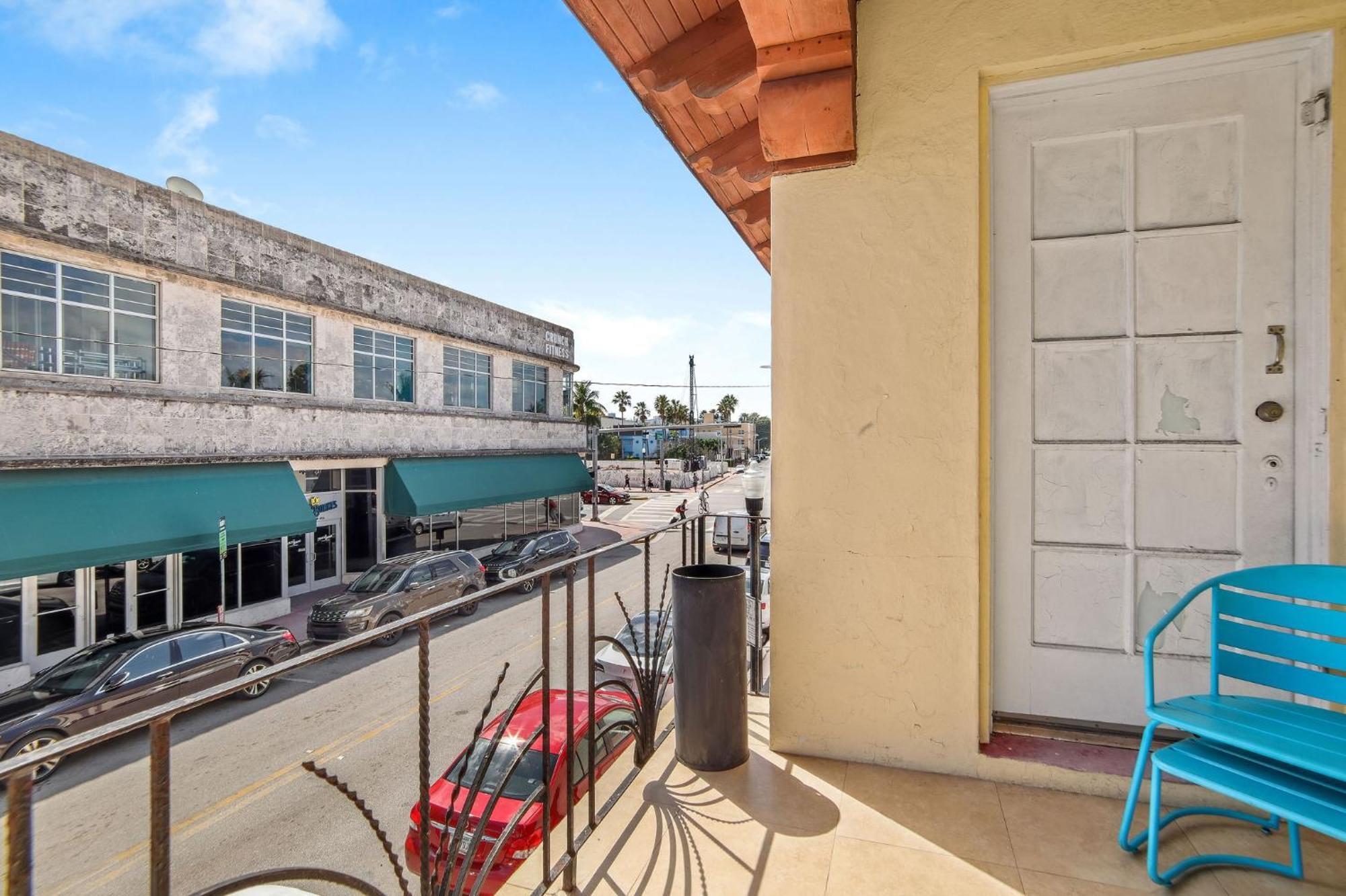 2 B/r W/private Balcony, Heart Of South