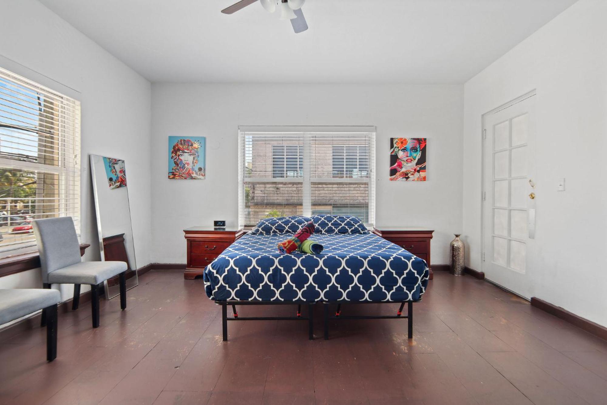 Apartment 2 B/r W/private Balcony, Heart Of South *