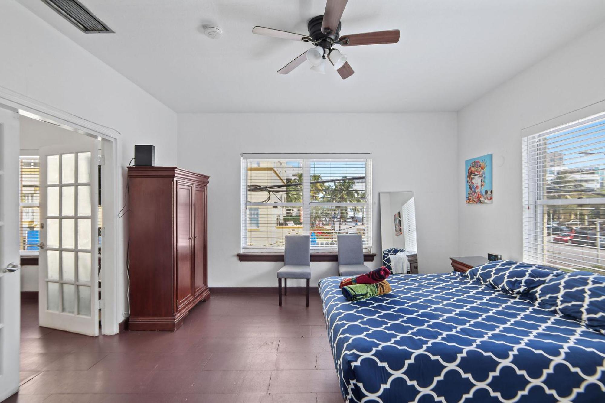 2 B/r W/private Balcony, Heart Of South Miami Beach