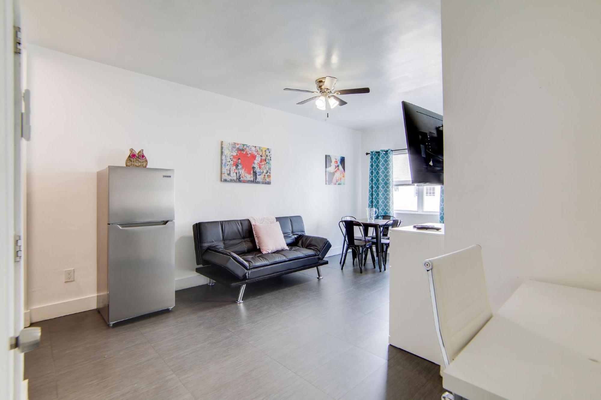 Apartment Charming Large Near Ocean Dr - South Miami Beach