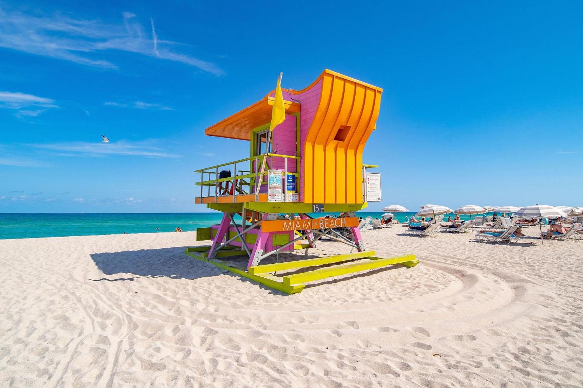 Stylish Ocean Dr W/ 2 Queen Beds, Across *