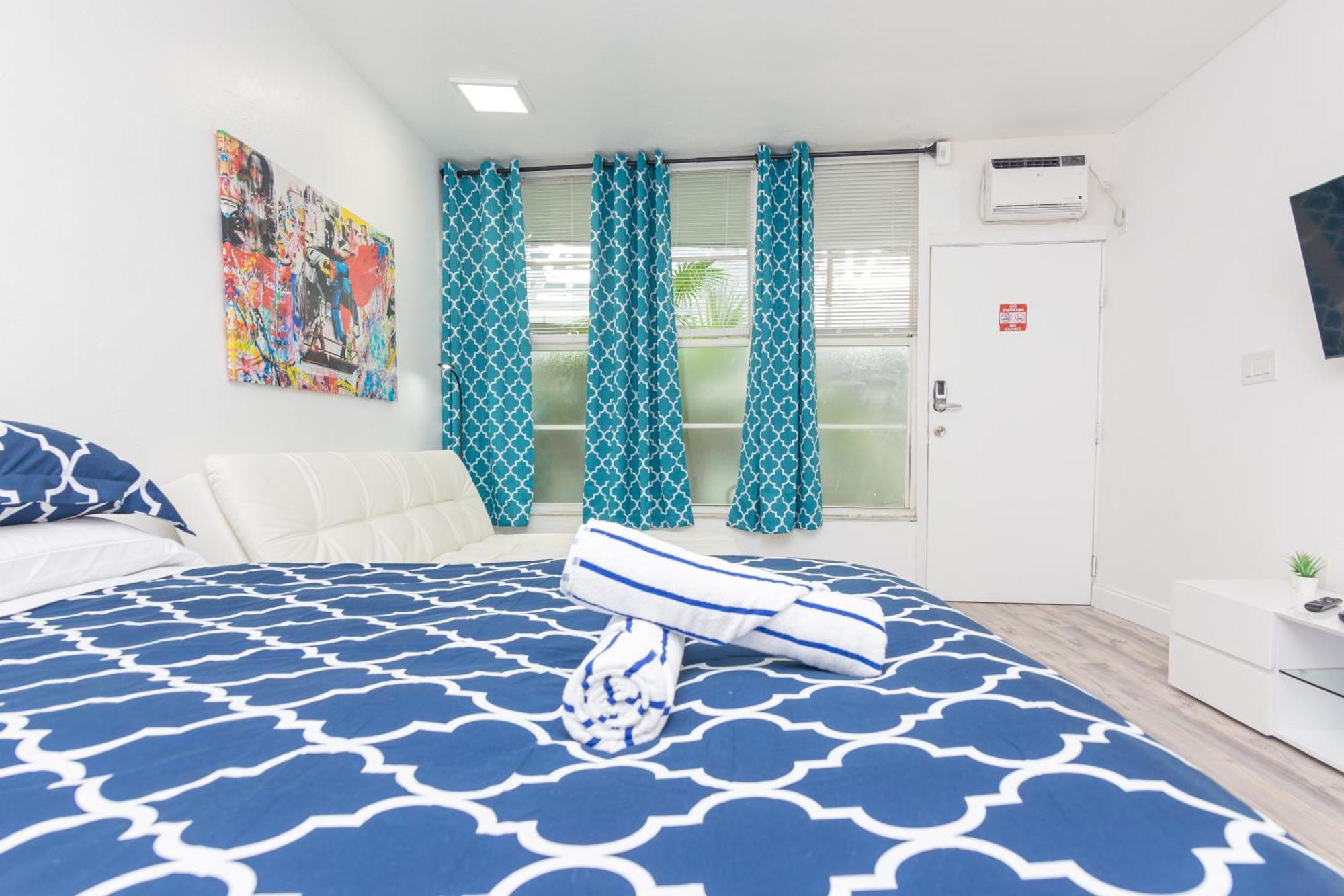 Ocean Drive Deco W/2 Queen Beds, Steps 2 Apartment Miami Beach