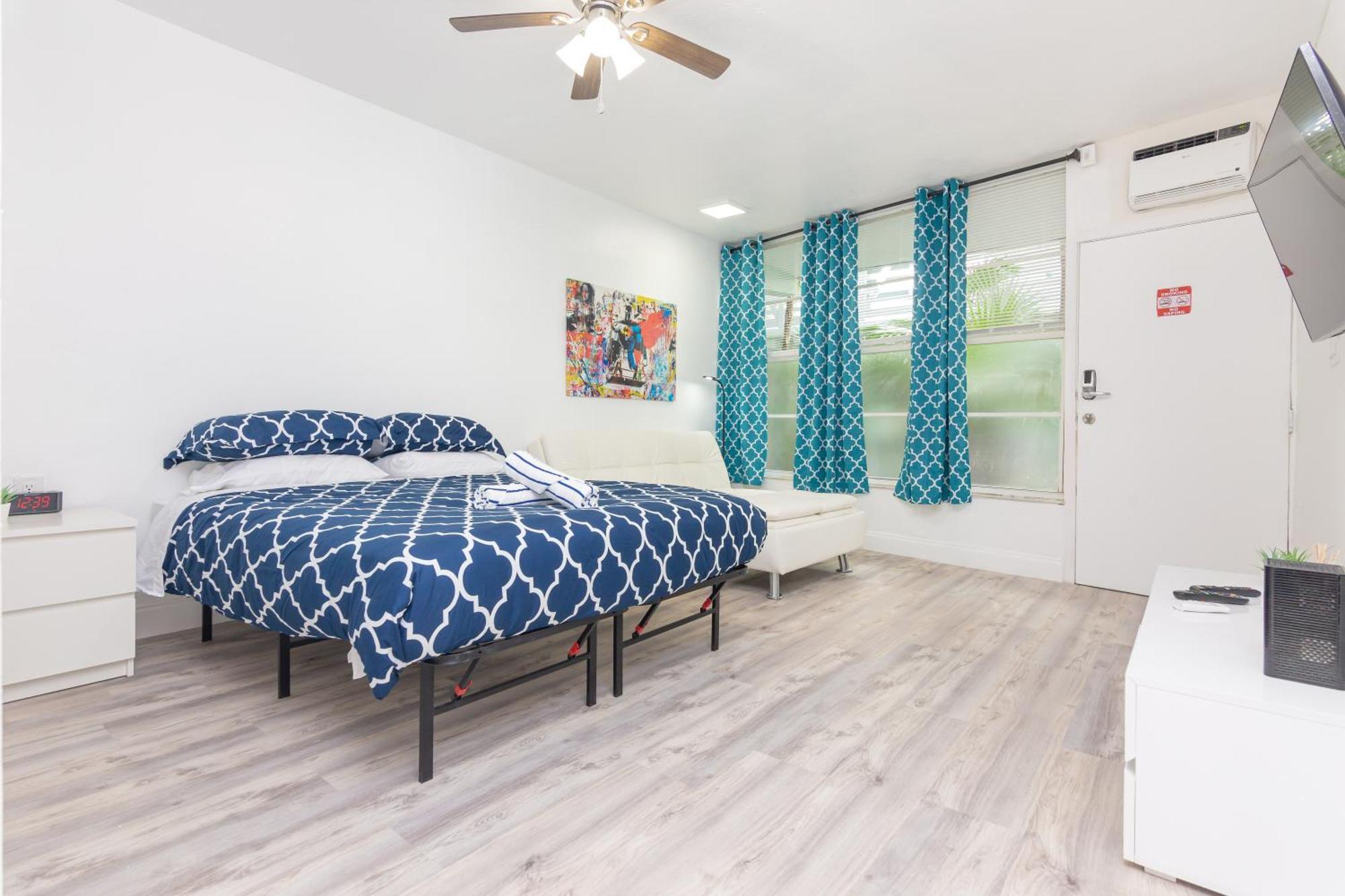 Apartment Ocean Drive Deco W/2 Queen Beds, Steps 2 *