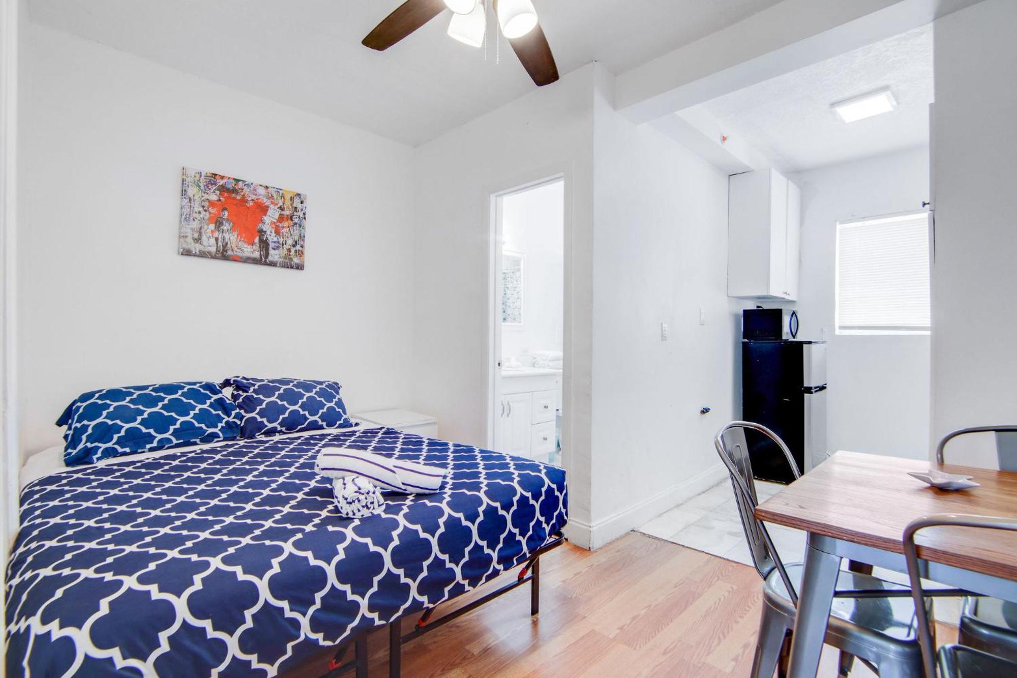 Stylish Ocean Dr W/ 2 Queen Beds, Across * Miami Beach