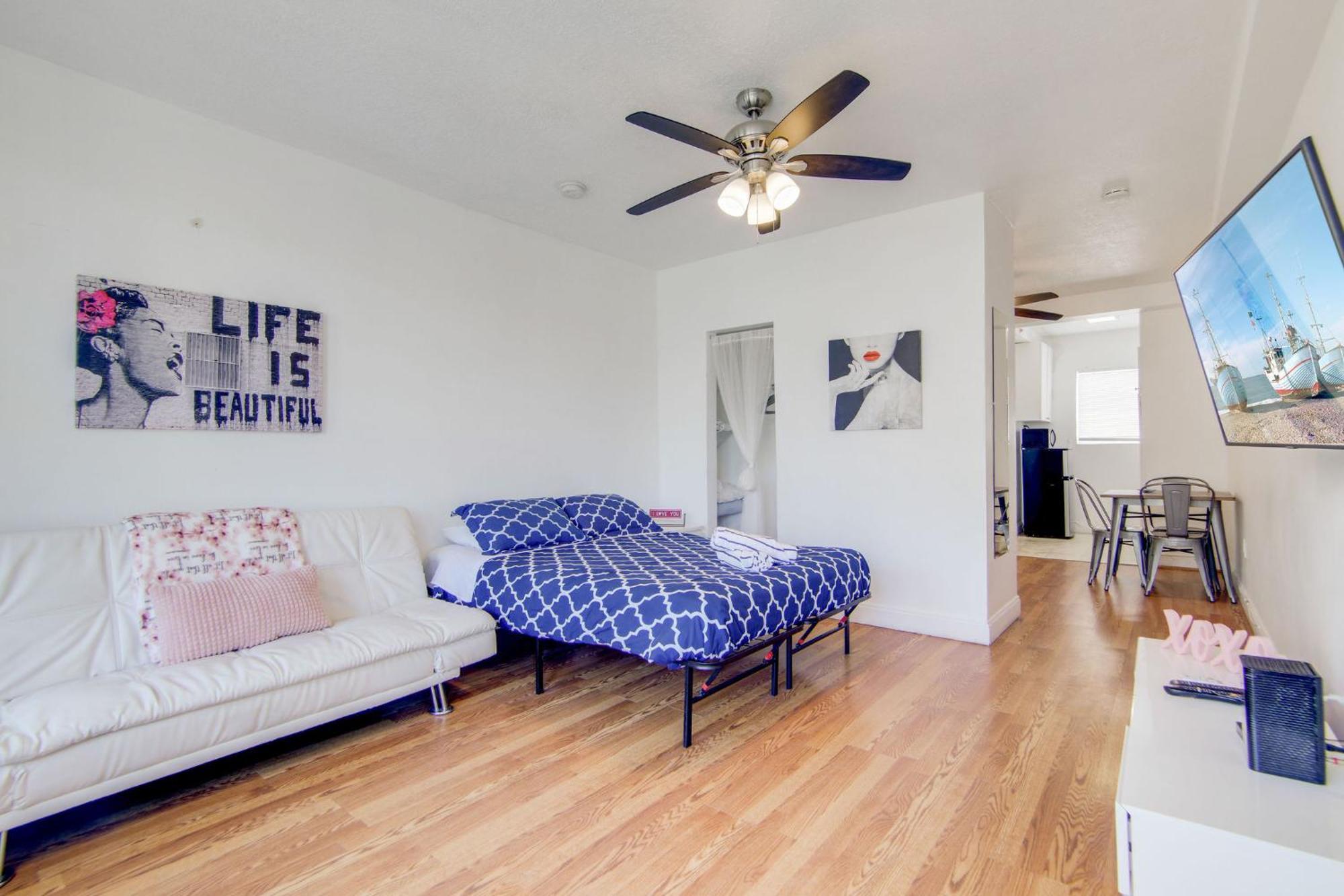 Stylish Ocean Dr W/ 2 Queen Beds, Across Miami Beach