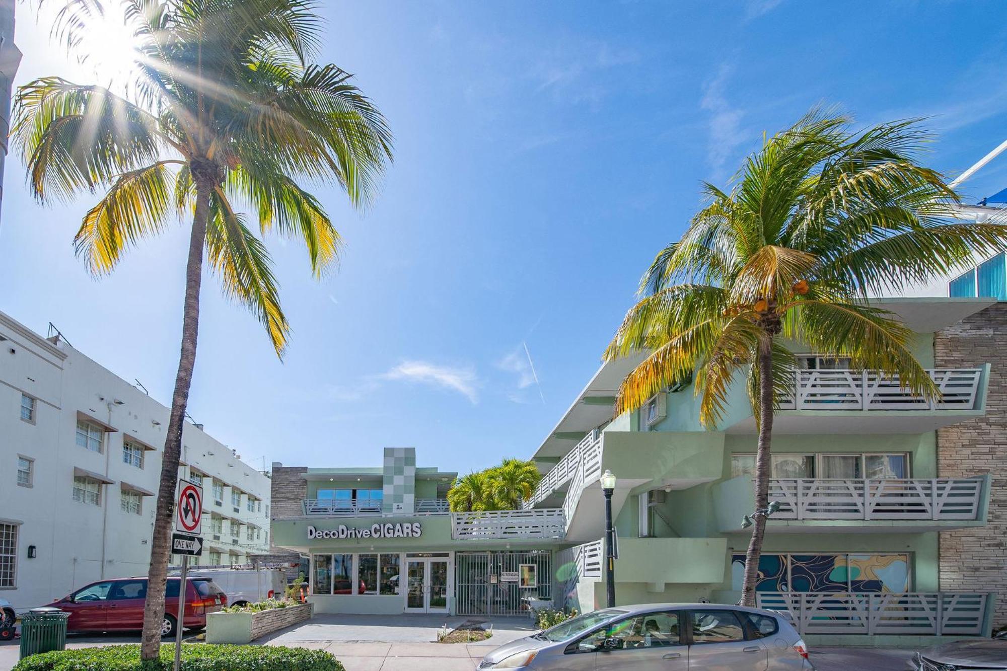 Fresh Ocean Dr, W/2 Queen Beds-steps 2 Miami Beach