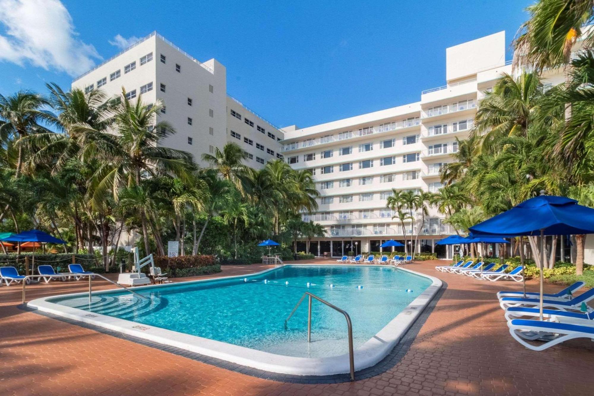 Hotel Radisson Miami 4*