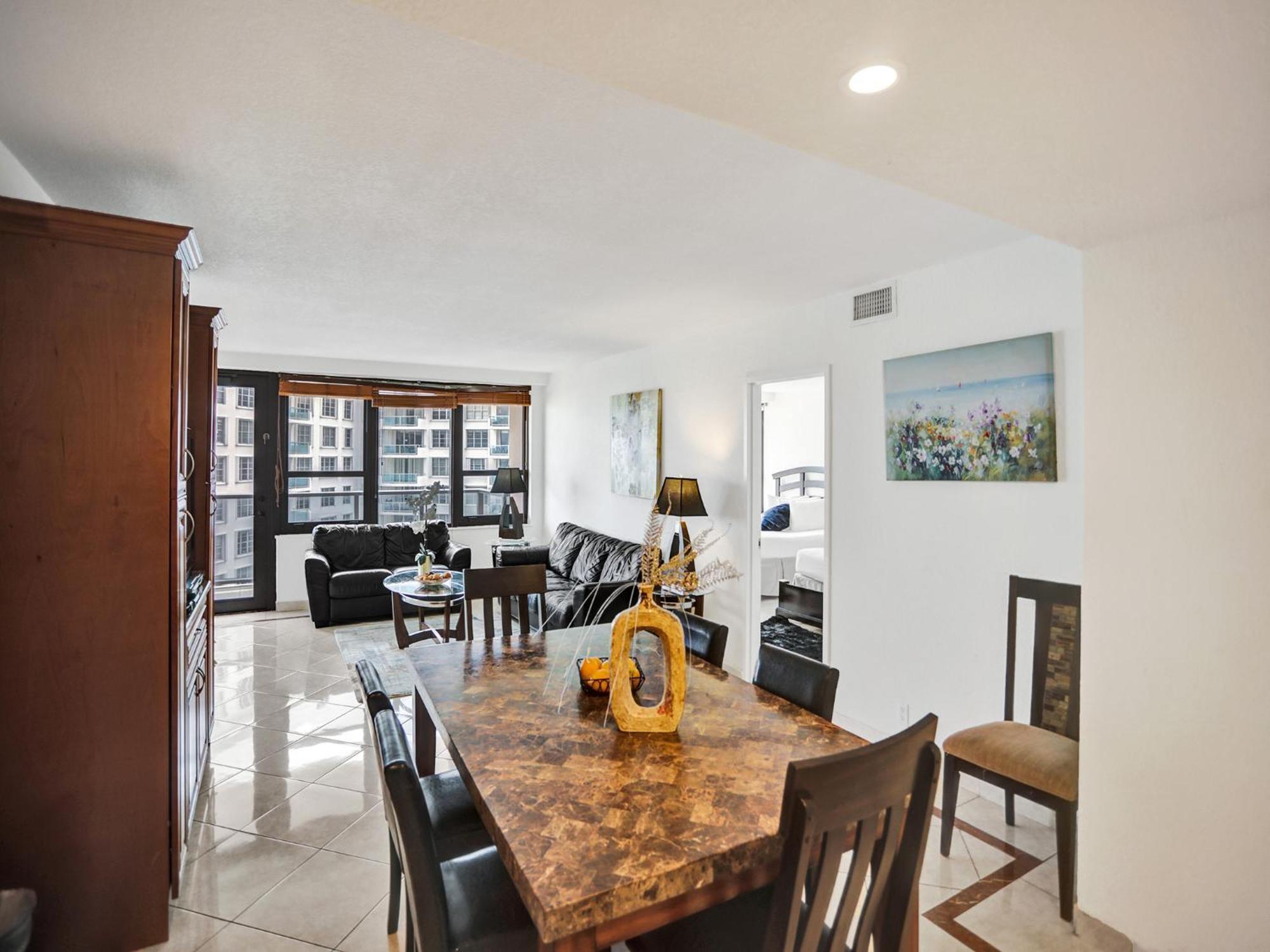 Perfect Ocean View Service 1109 *