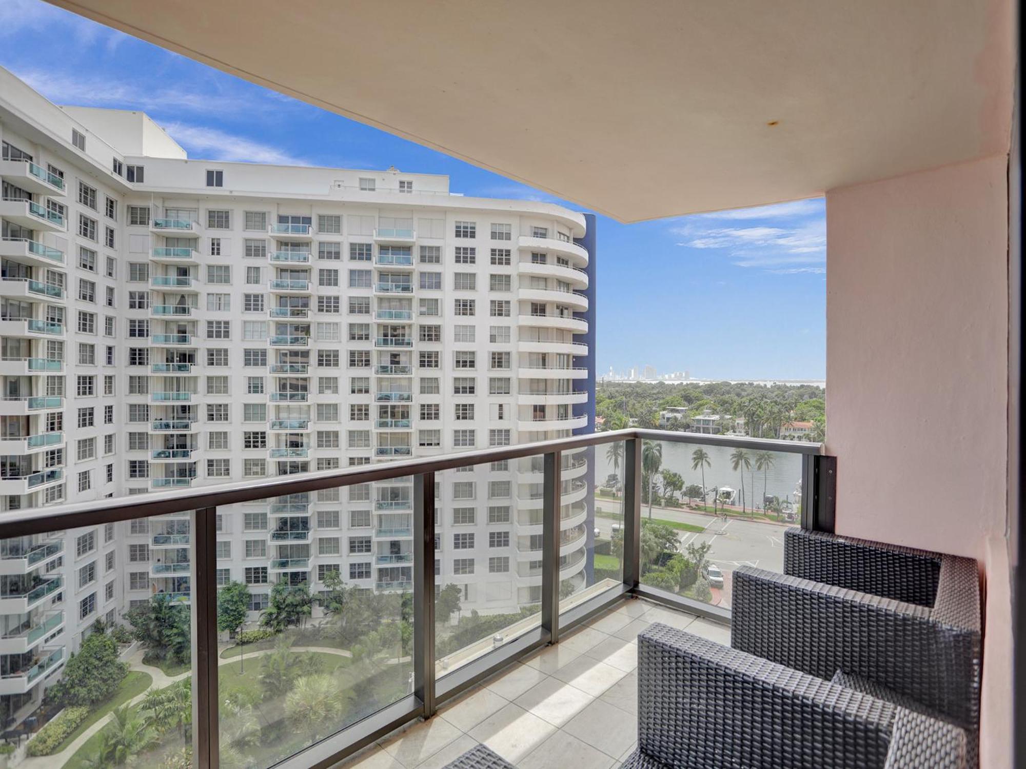 Perfect Ocean View Service 1109 * Miami Beach