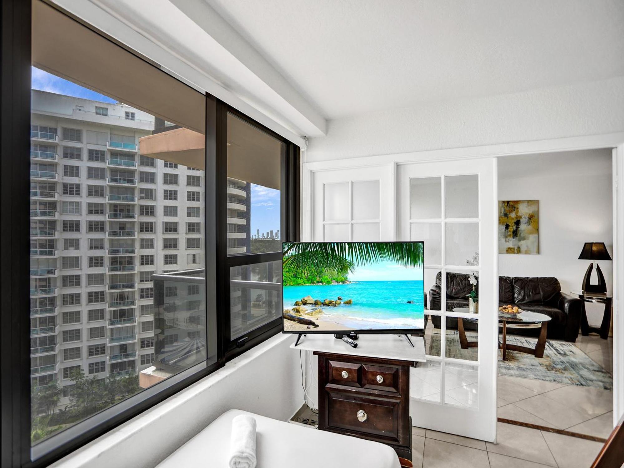 Perfect Ocean View Service 1109 Apartment Miami Beach