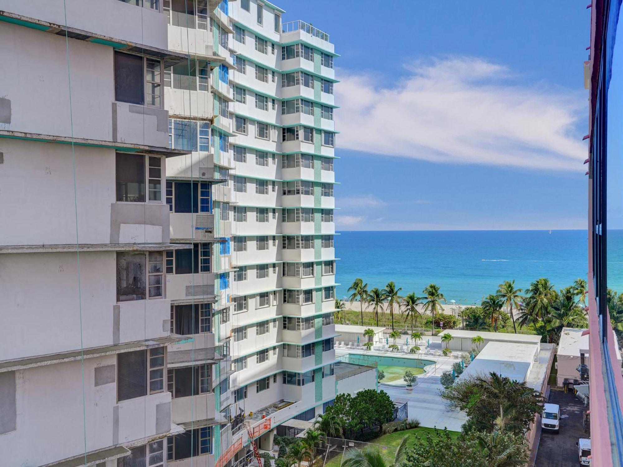 Beautiful Service 1020 * Miami Beach