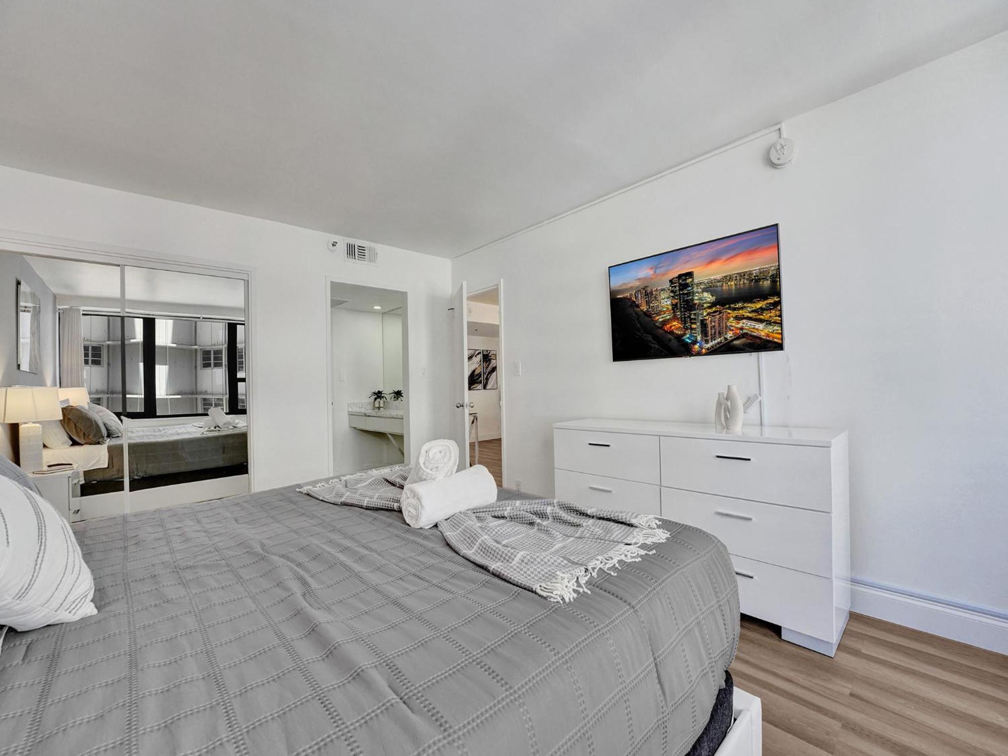 Apartment Awesome With Amenities 1016