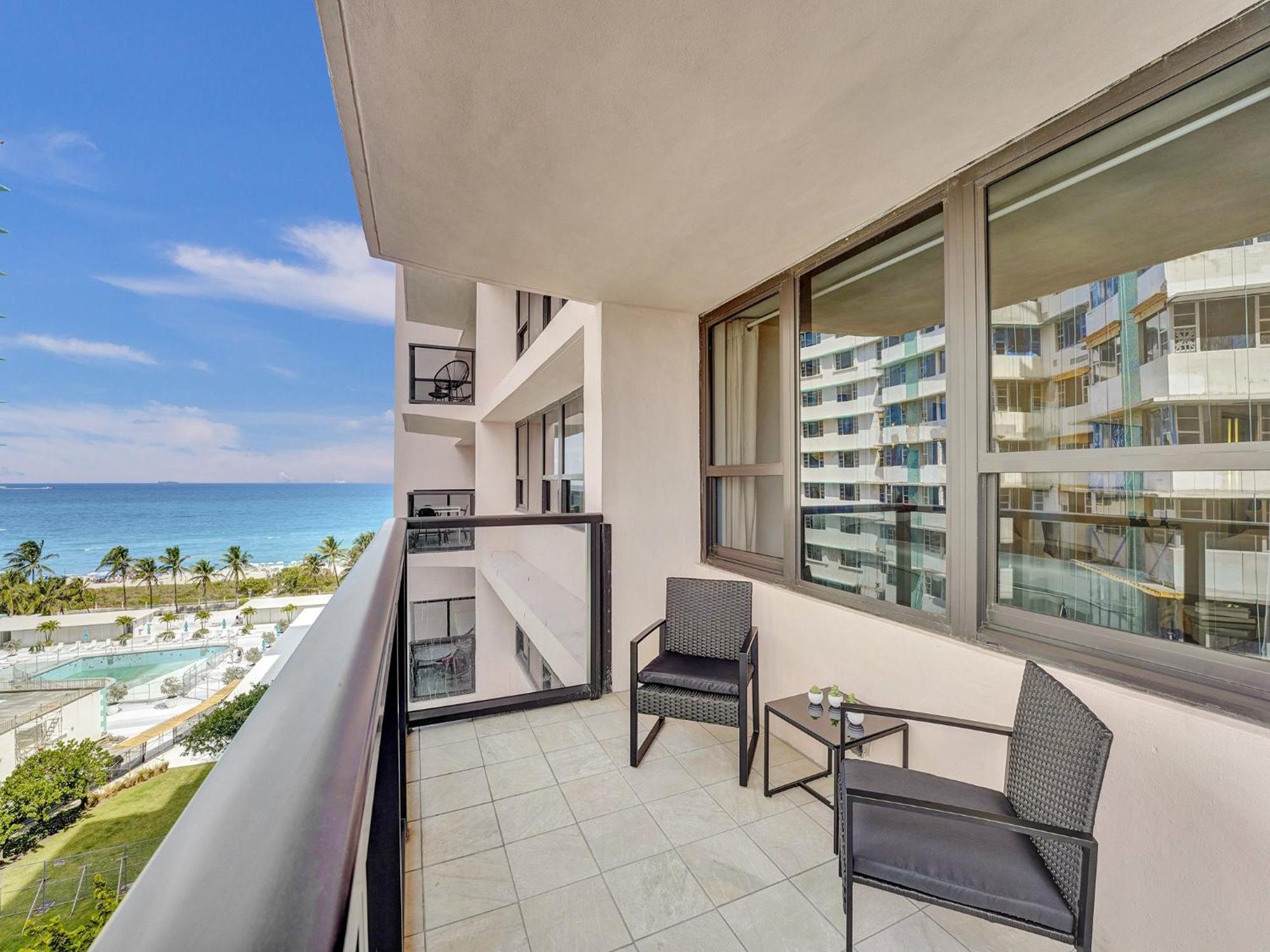 Apartment Awesome With Amenities 1016