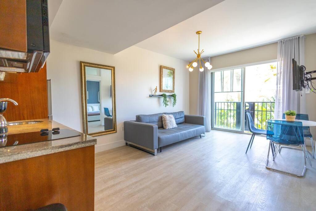 King Bed-apt With Rooftop Pool-bar D303 Apartment Miami Beach