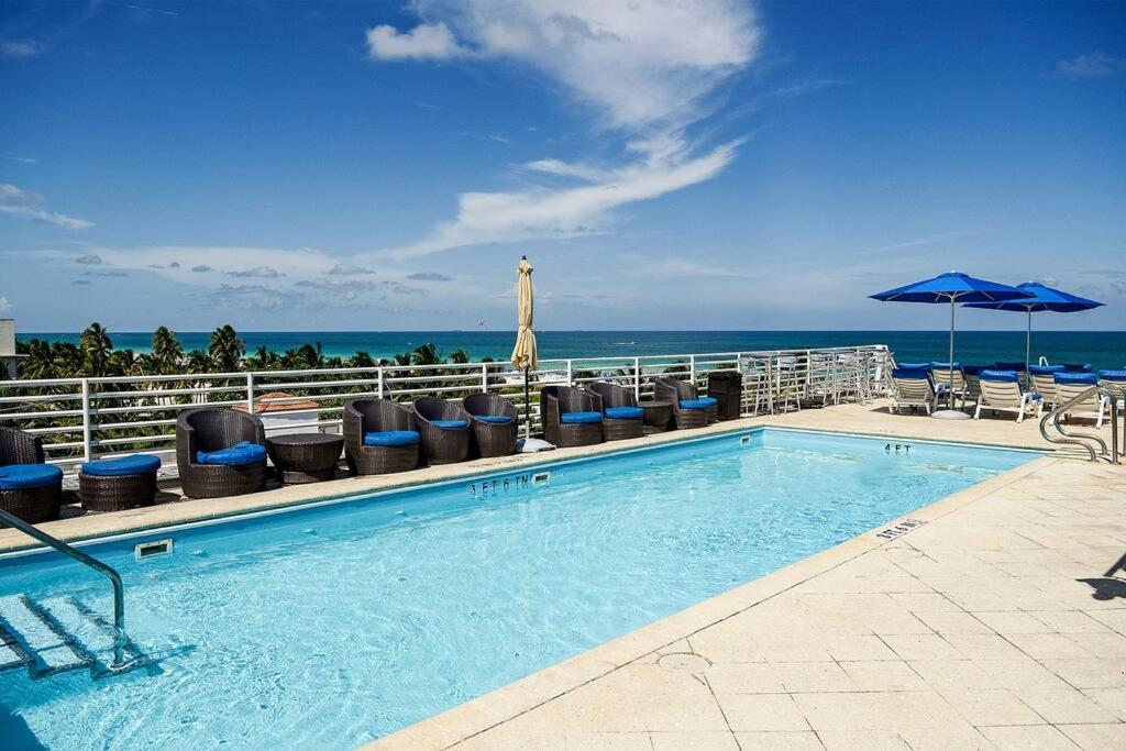 King Bed-apt With Rooftop Pool-bar D303 Apartment *