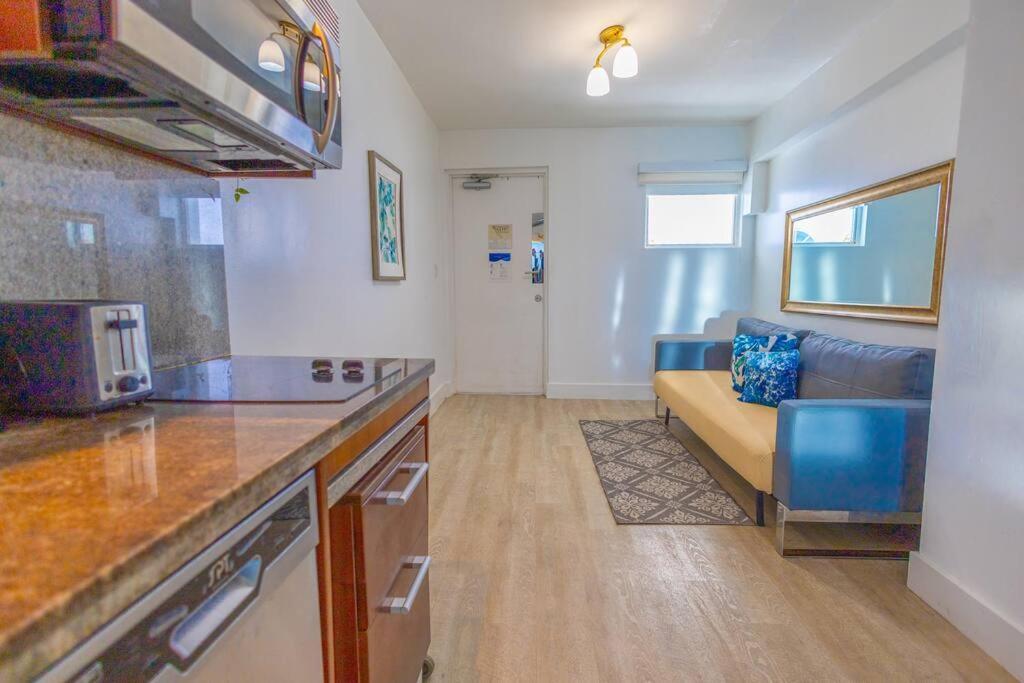 King 1 Bed With Rooftop Pool C202 Apartment Miami Beach