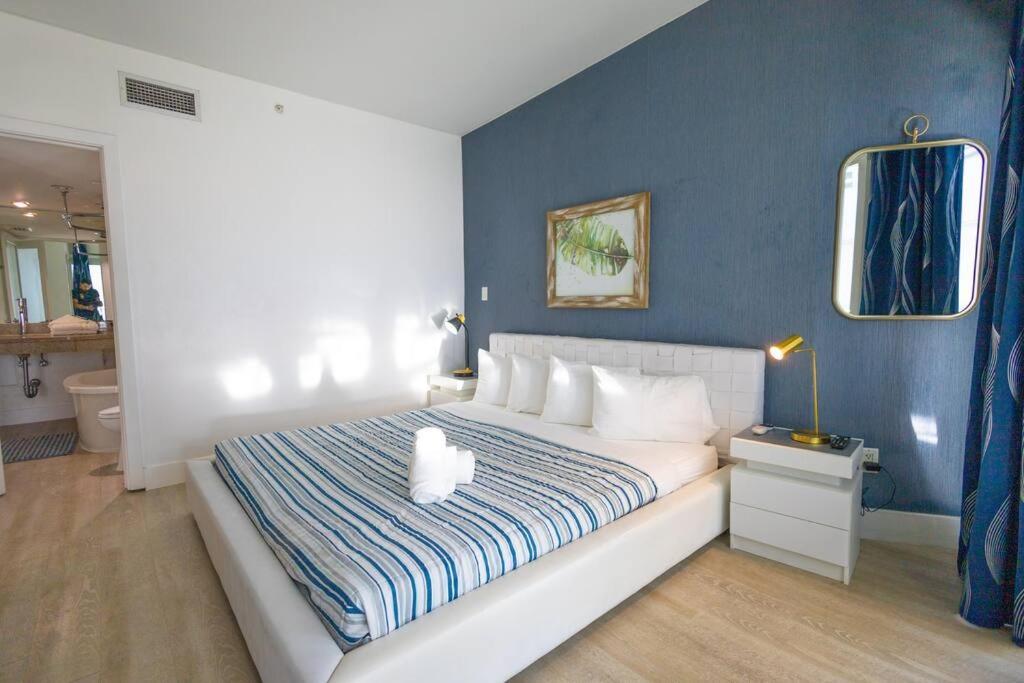 King 1 Bed With Rooftop Pool C202 Apartment Miami Beach
