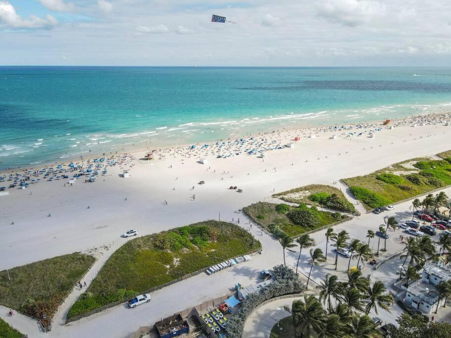 King 1 Bed With Rooftop Pool C202 Miami Beach