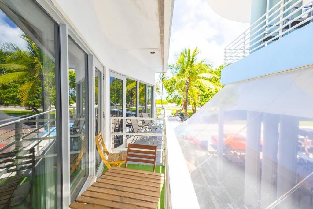 King 1 Bed With Rooftop Pool C202 Apartment