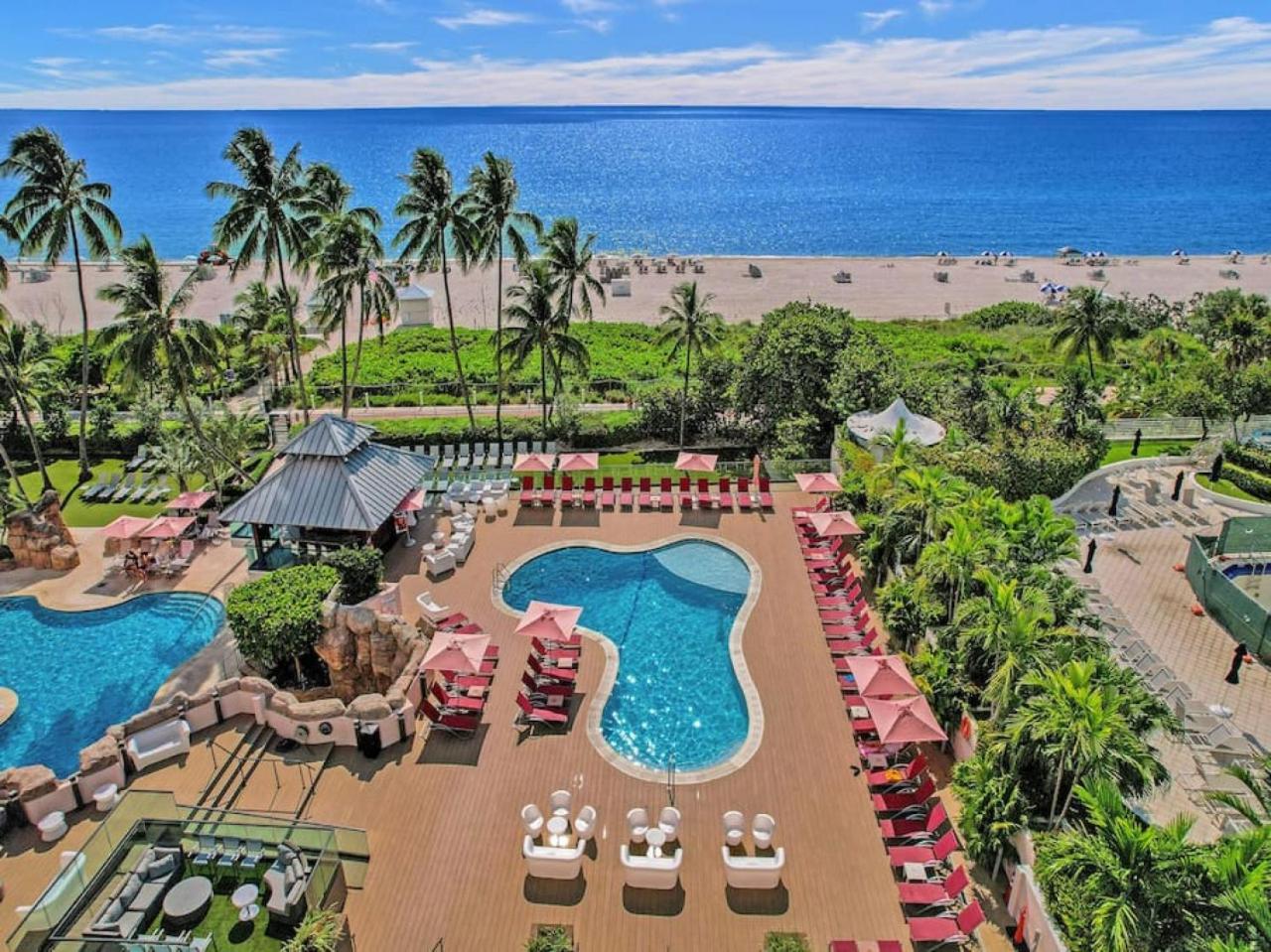 Apartment High Floor Miami Pool Service 1219