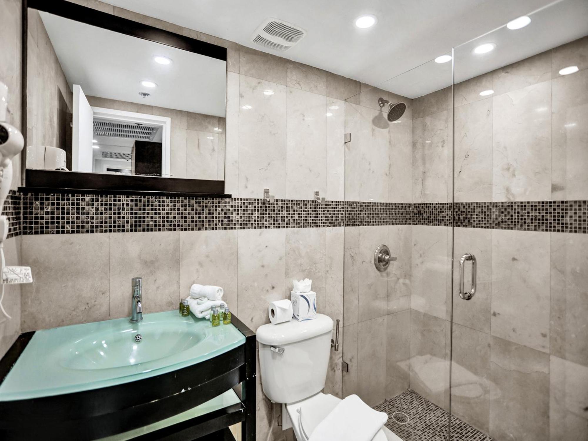 Stylish Ocean Retreat Service 1009 Apartment *
