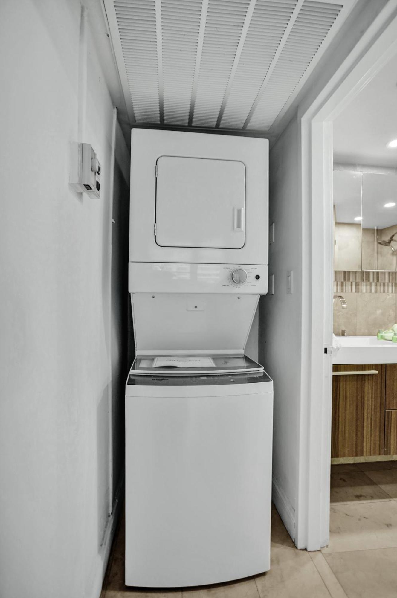 Stylish Ocean Retreat Service 1009