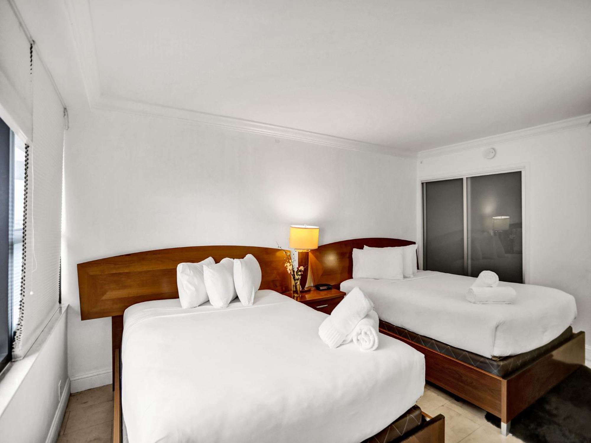 Apartment Stylish Ocean Retreat Service 1009
