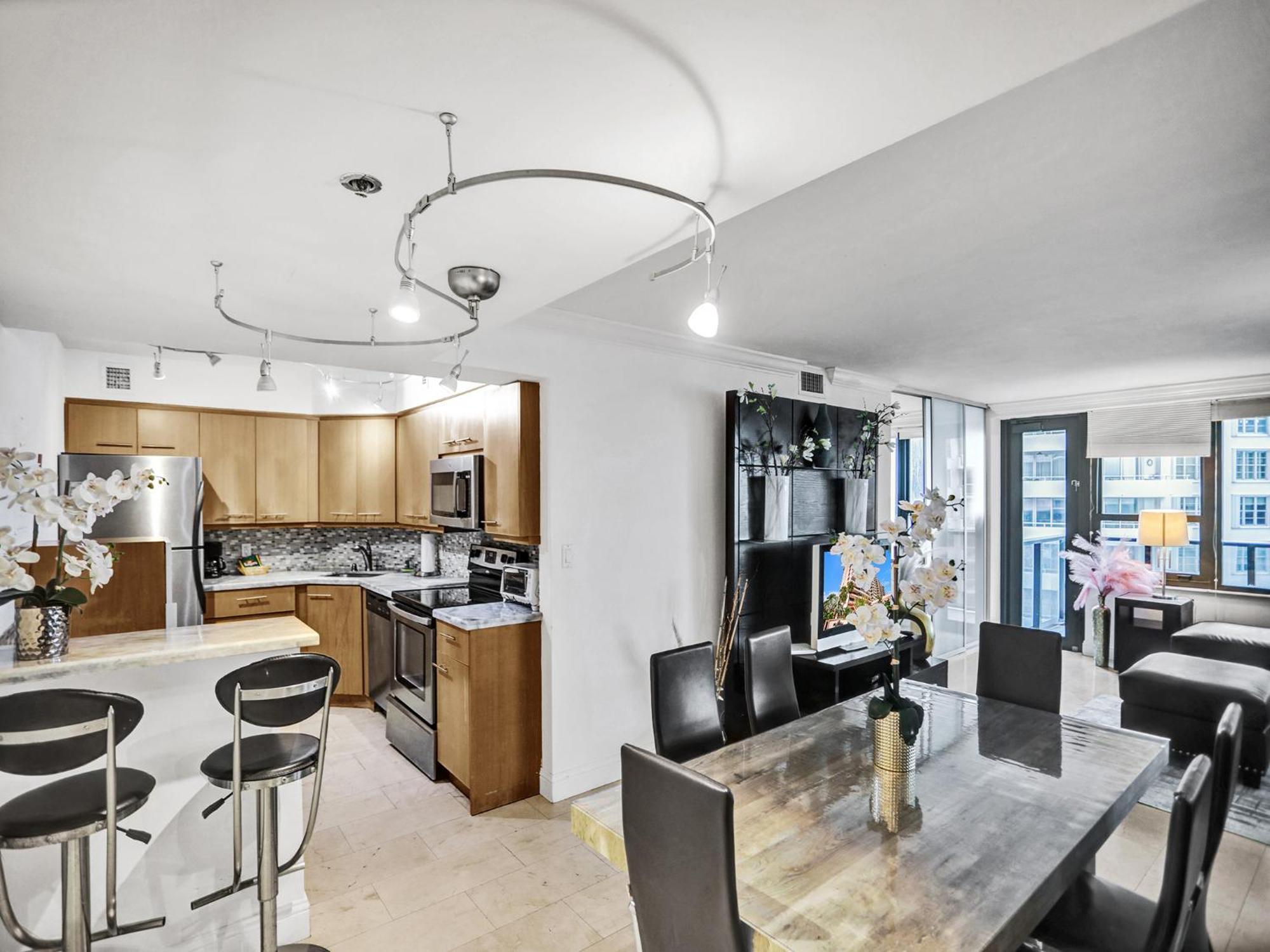 Stylish Ocean Retreat Service 1009 Apartment *