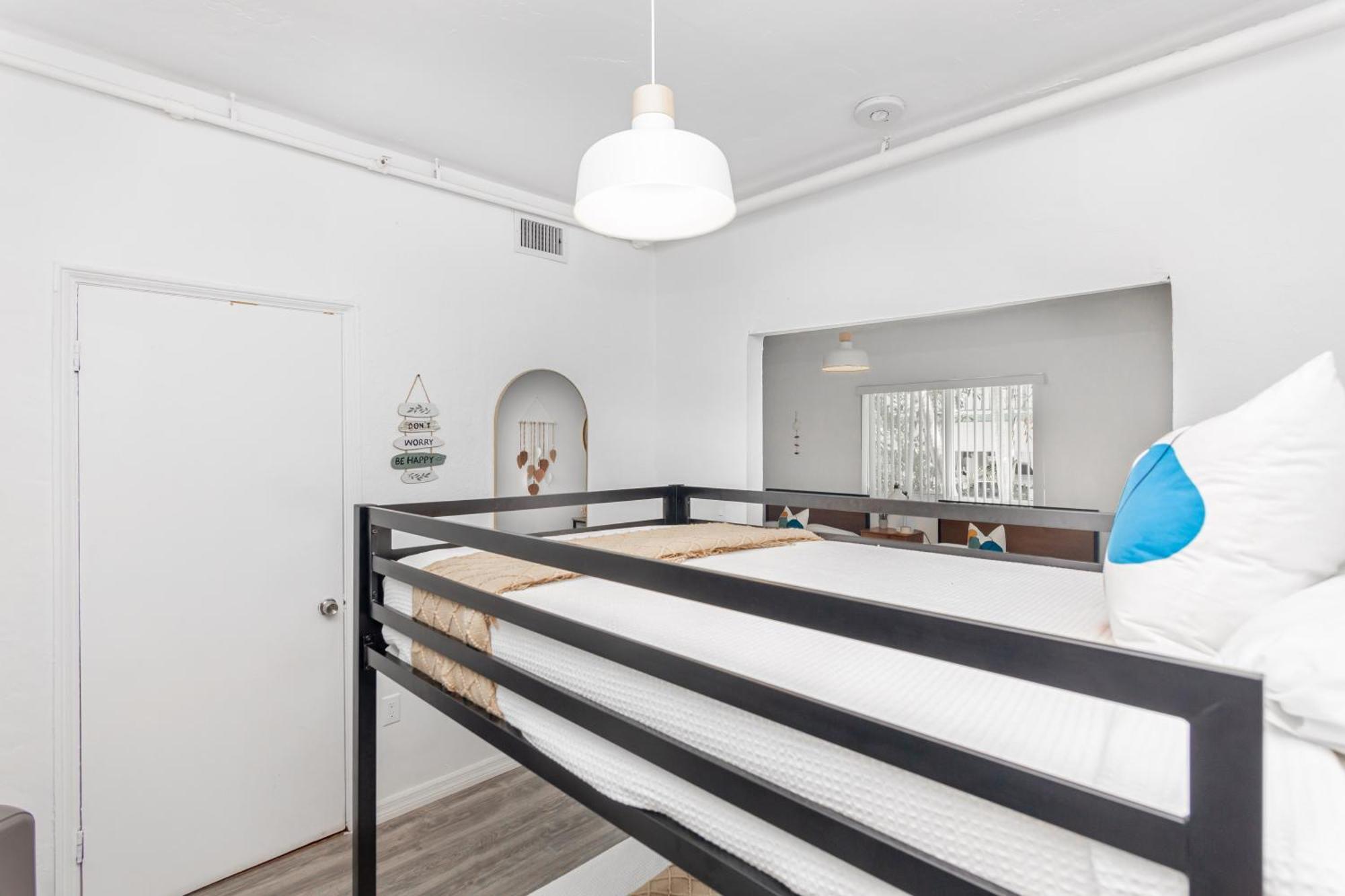 West Deco Aparthotel Miami Beach