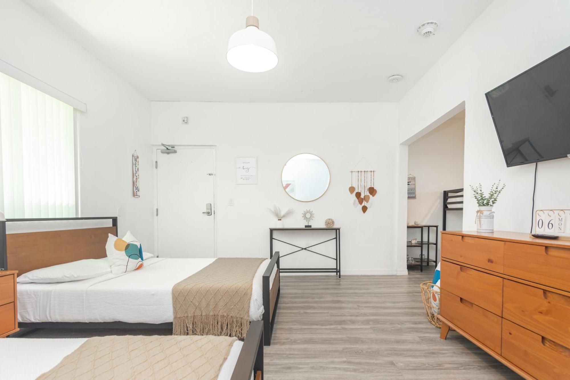 West Deco Aparthotel *