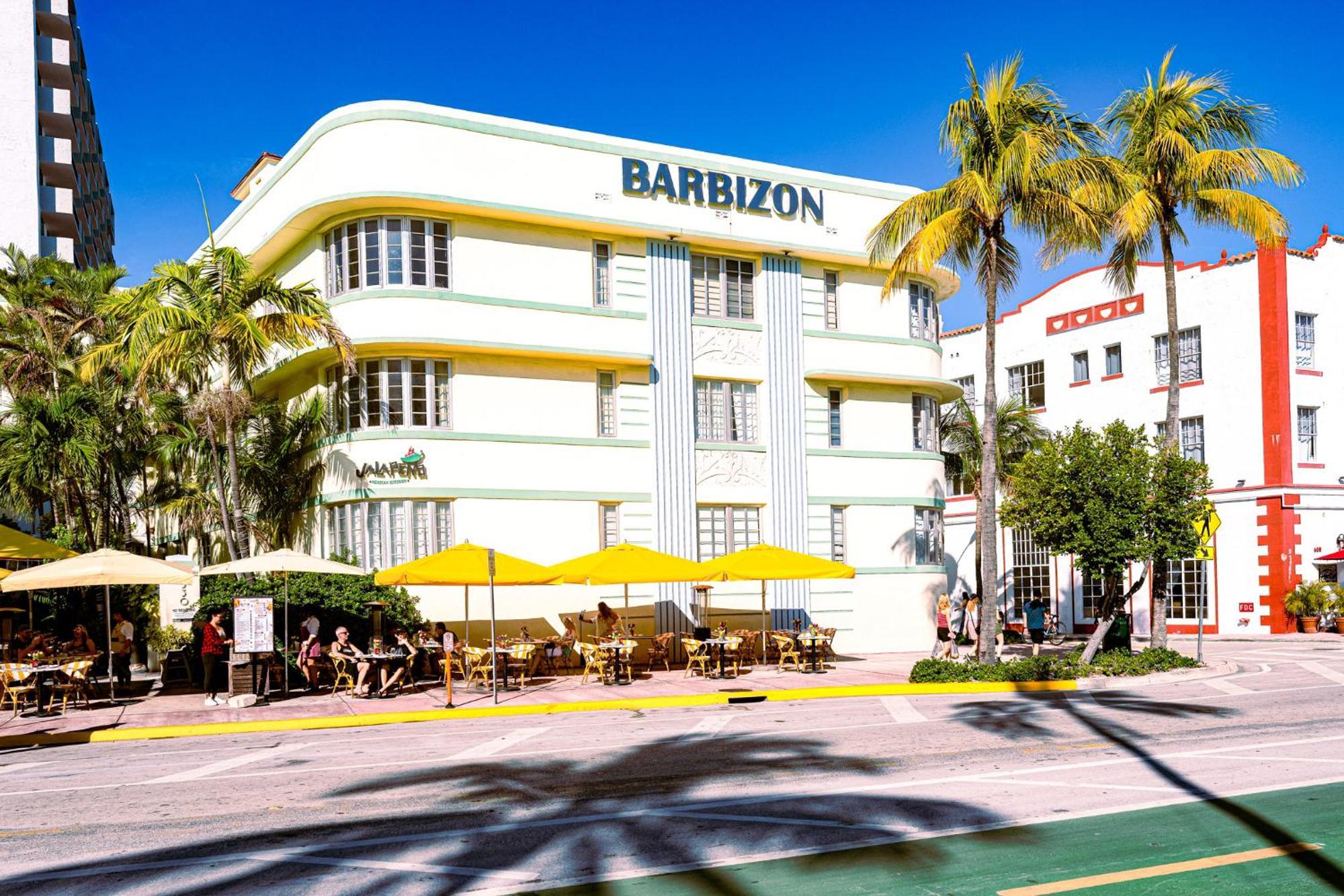 Amazing In Ocean Drive Miami Beach