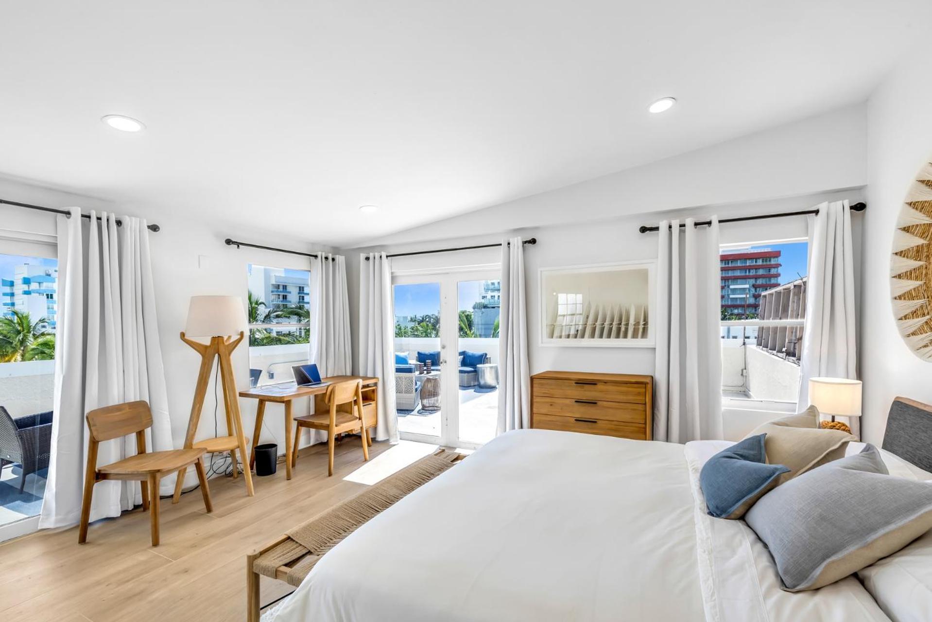 Apartment Gorgeous Coastal Ph With Large Private Terrace *