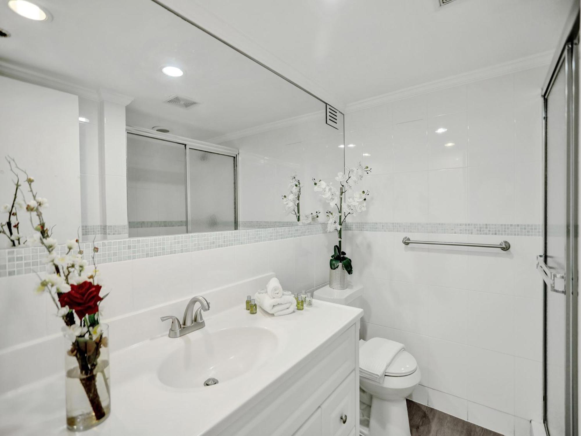 Charming Ocean View Service 516 Apartment Miami Beach