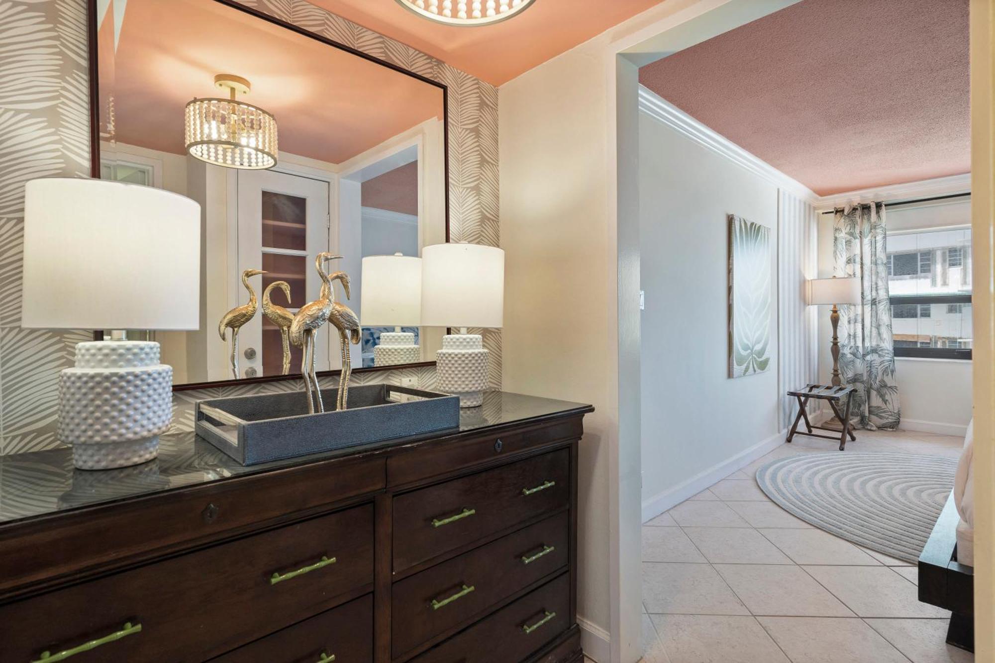 Coastal Dreams - Beachfront Pool And Tiki Bar Holiday home Miami Beach